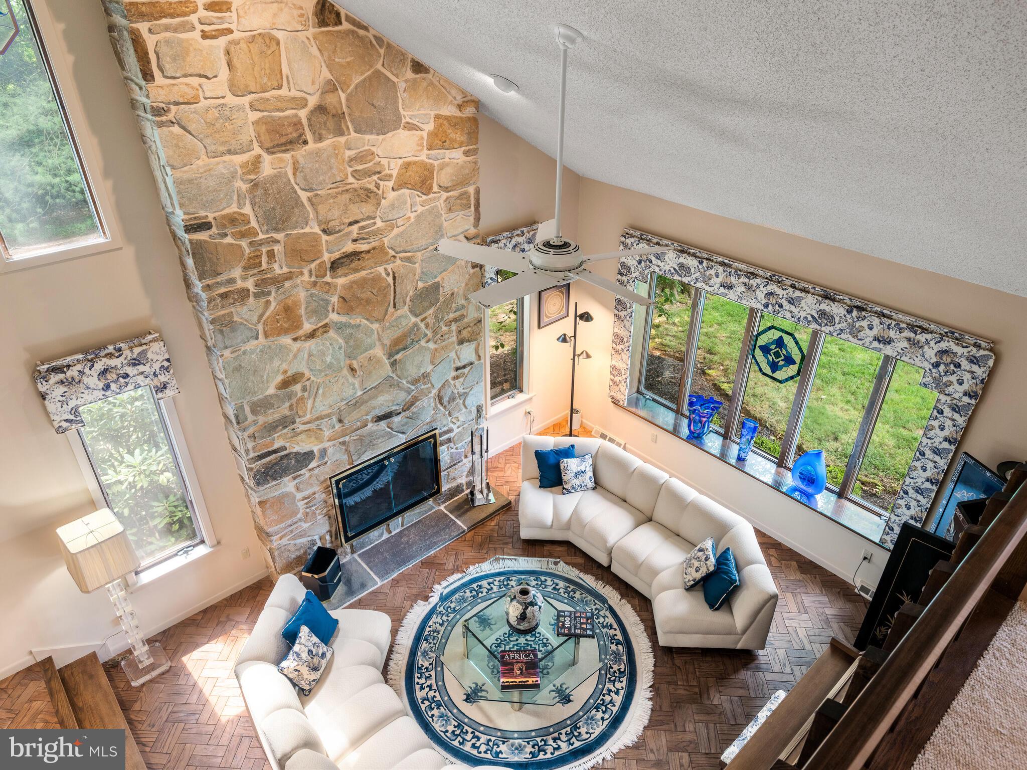 SHADOW OAK - Residential