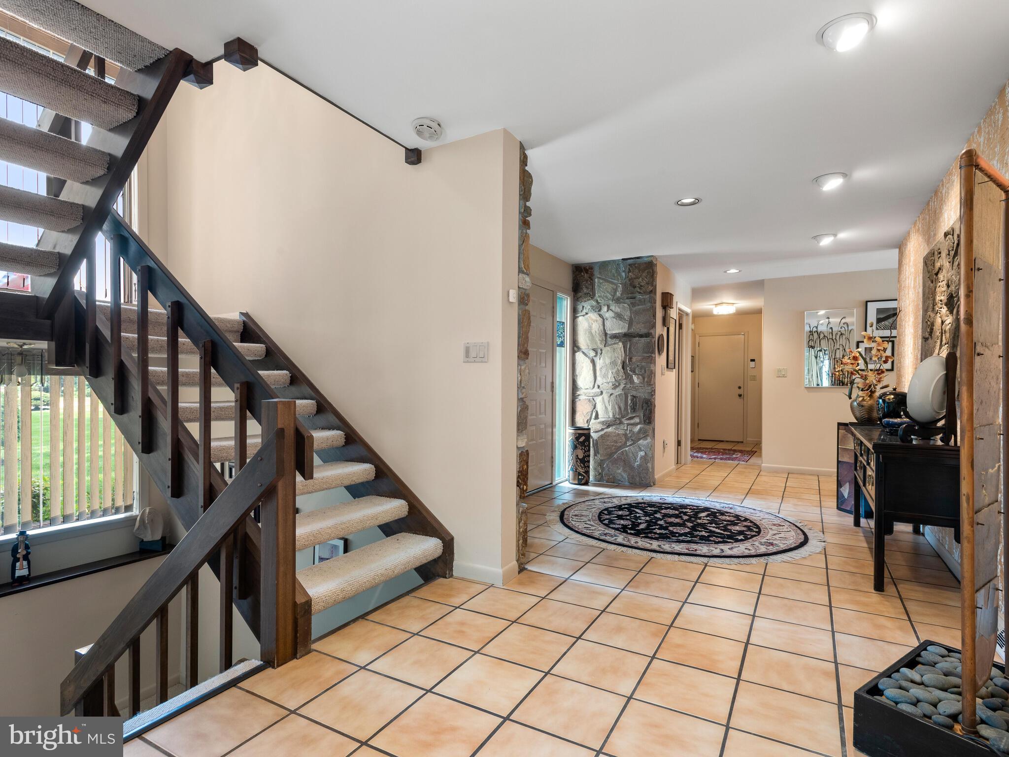 SHADOW OAK - Residential