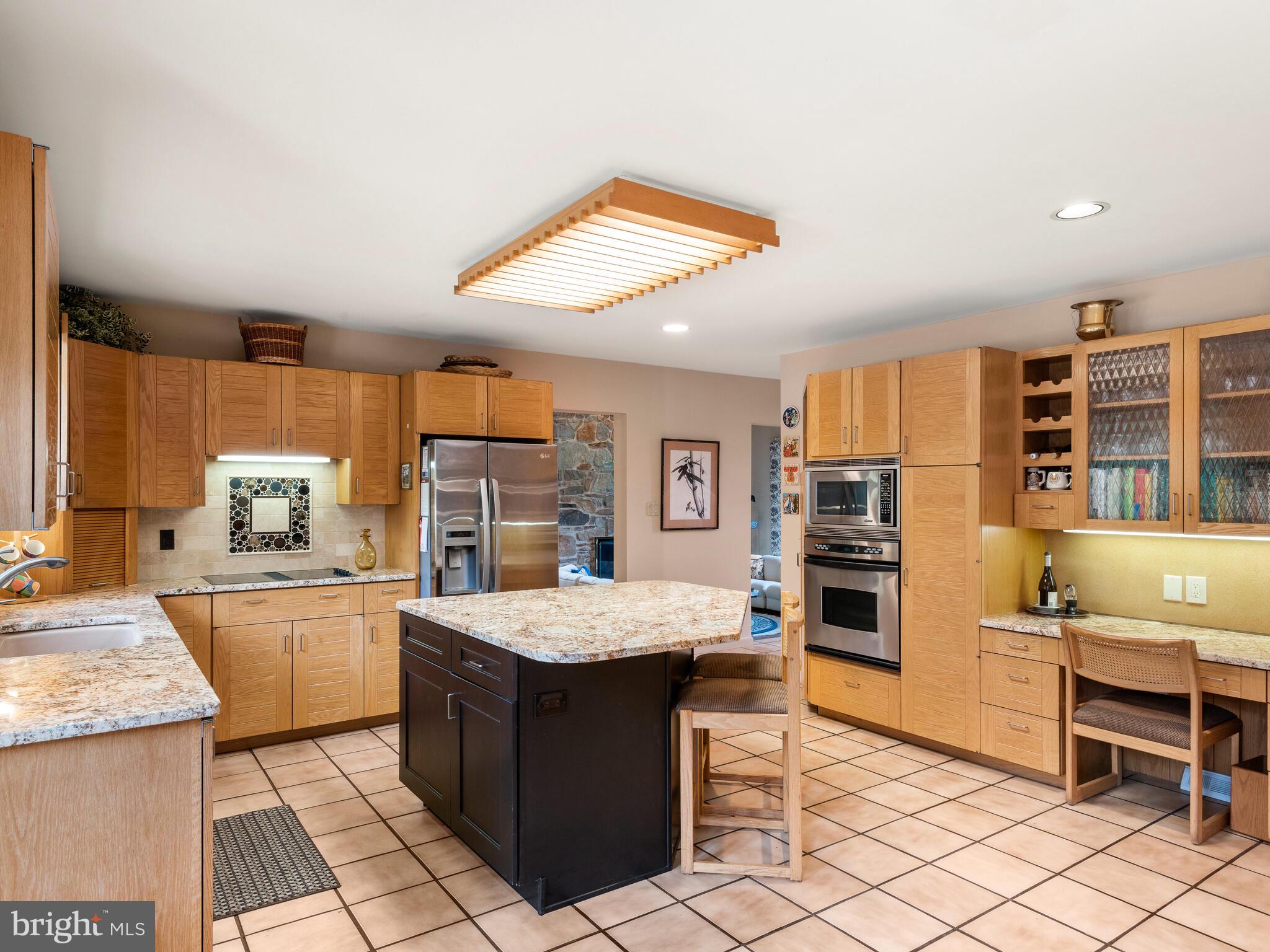 SHADOW OAK - Residential