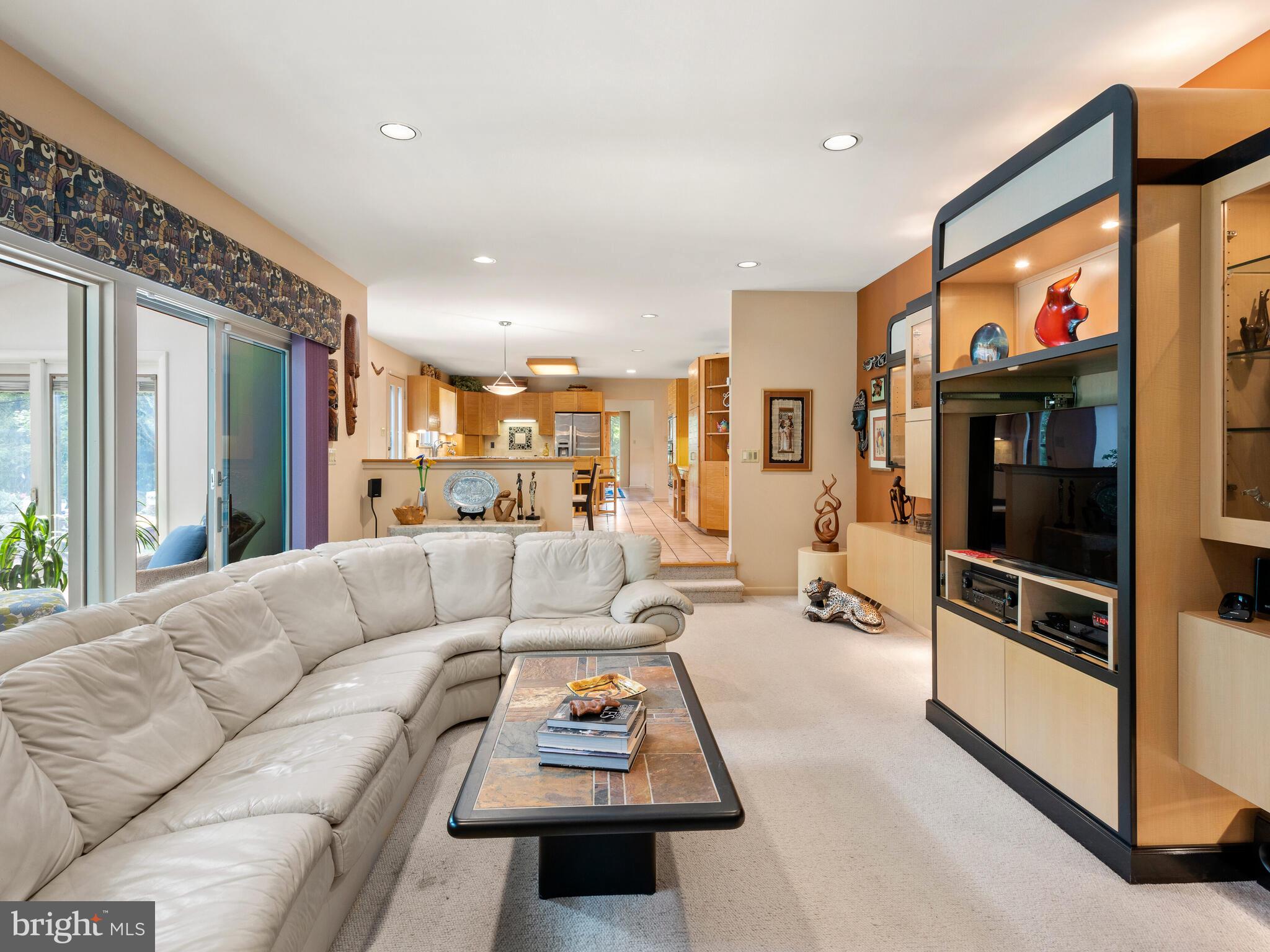 SHADOW OAK - Residential