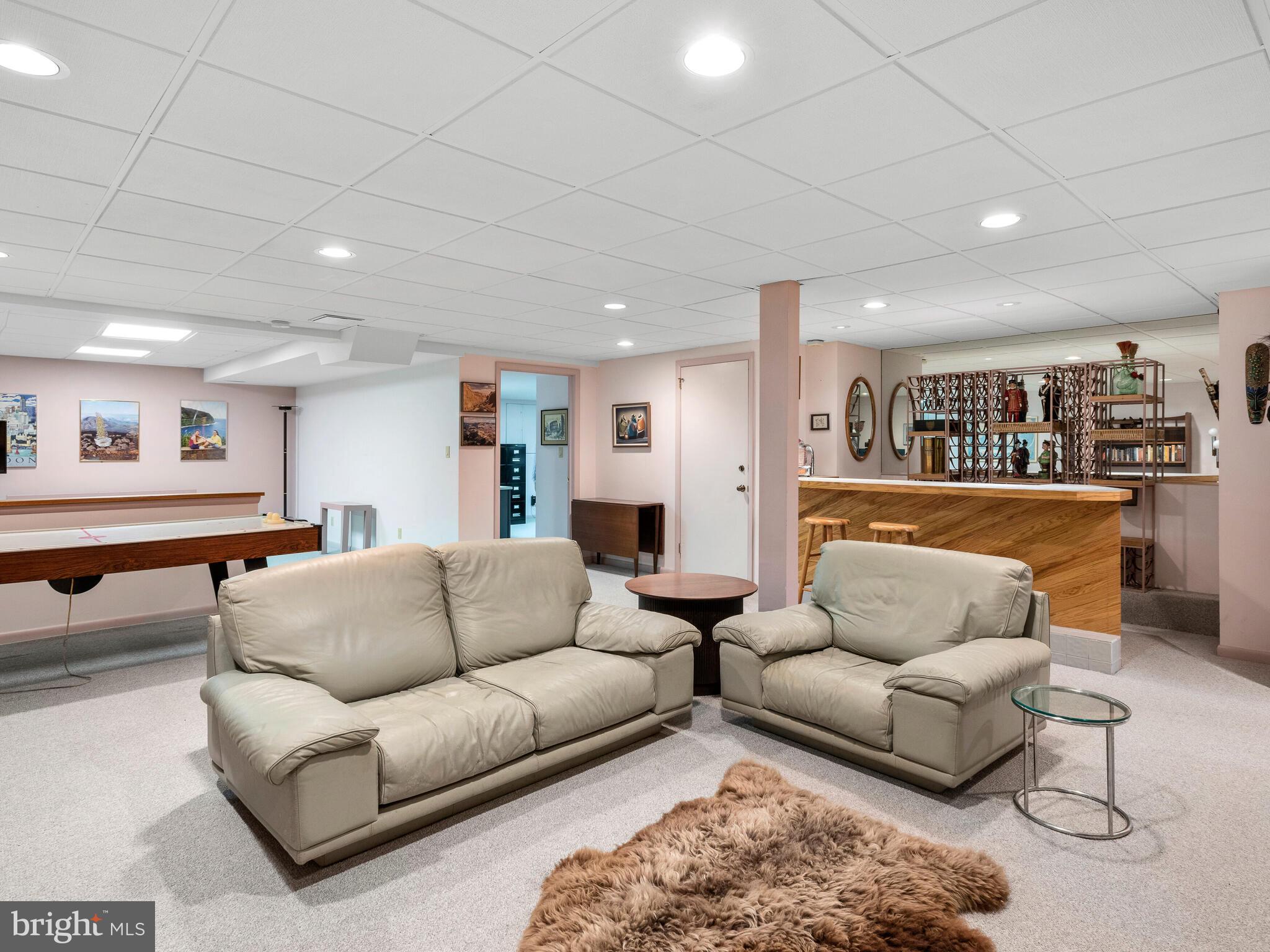 SHADOW OAK - Residential