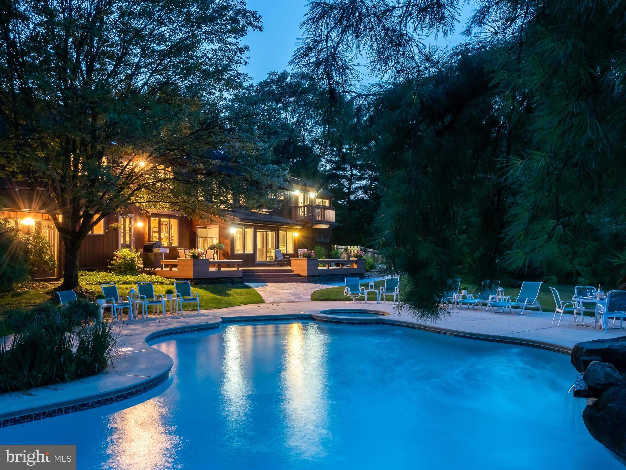 SHADOW OAK - Residential