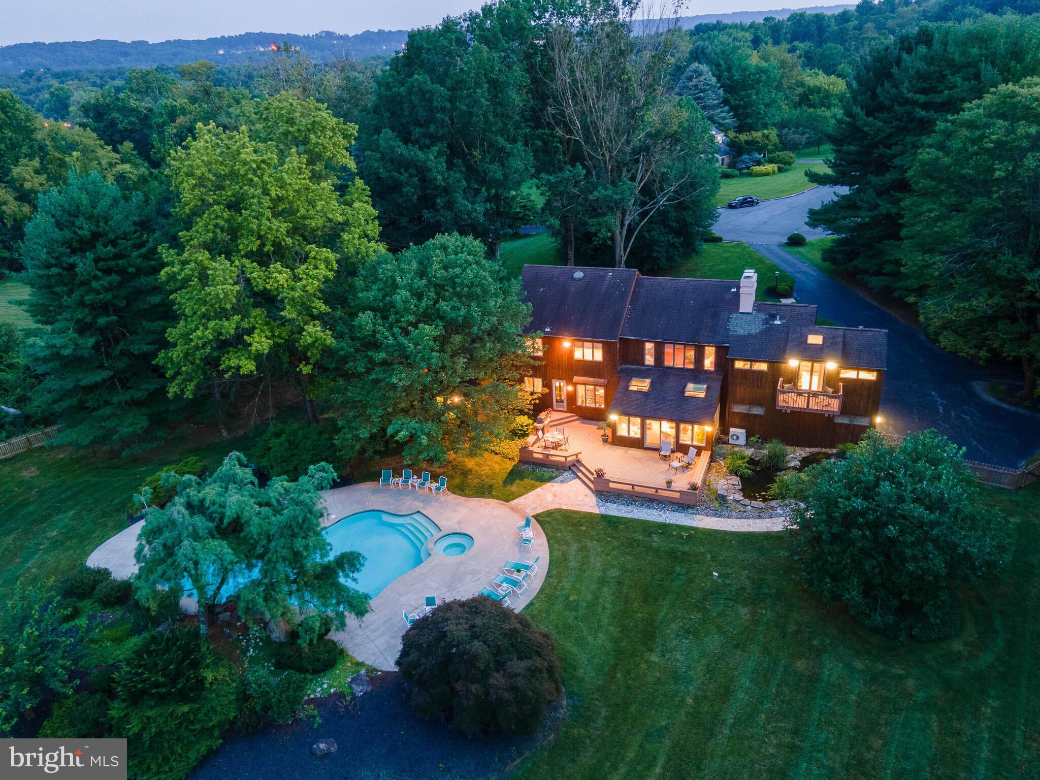 SHADOW OAK - Residential