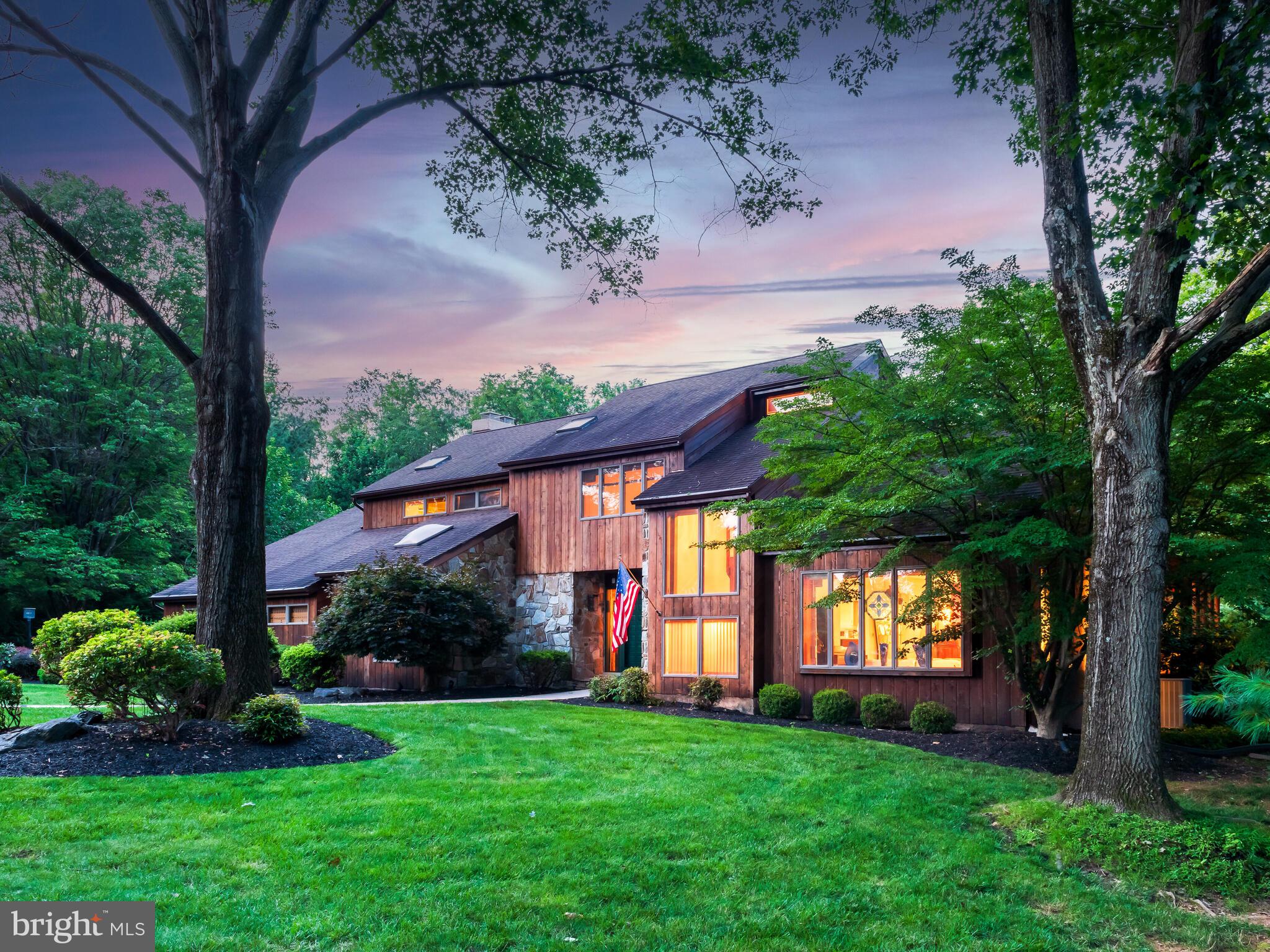 SHADOW OAK - Residential