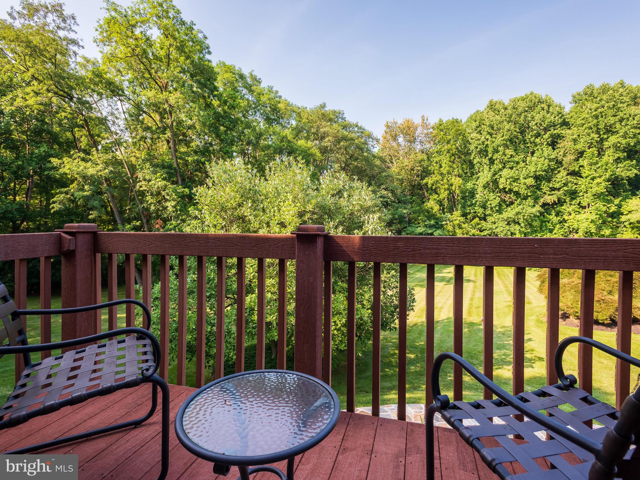 SHADOW OAK - Residential