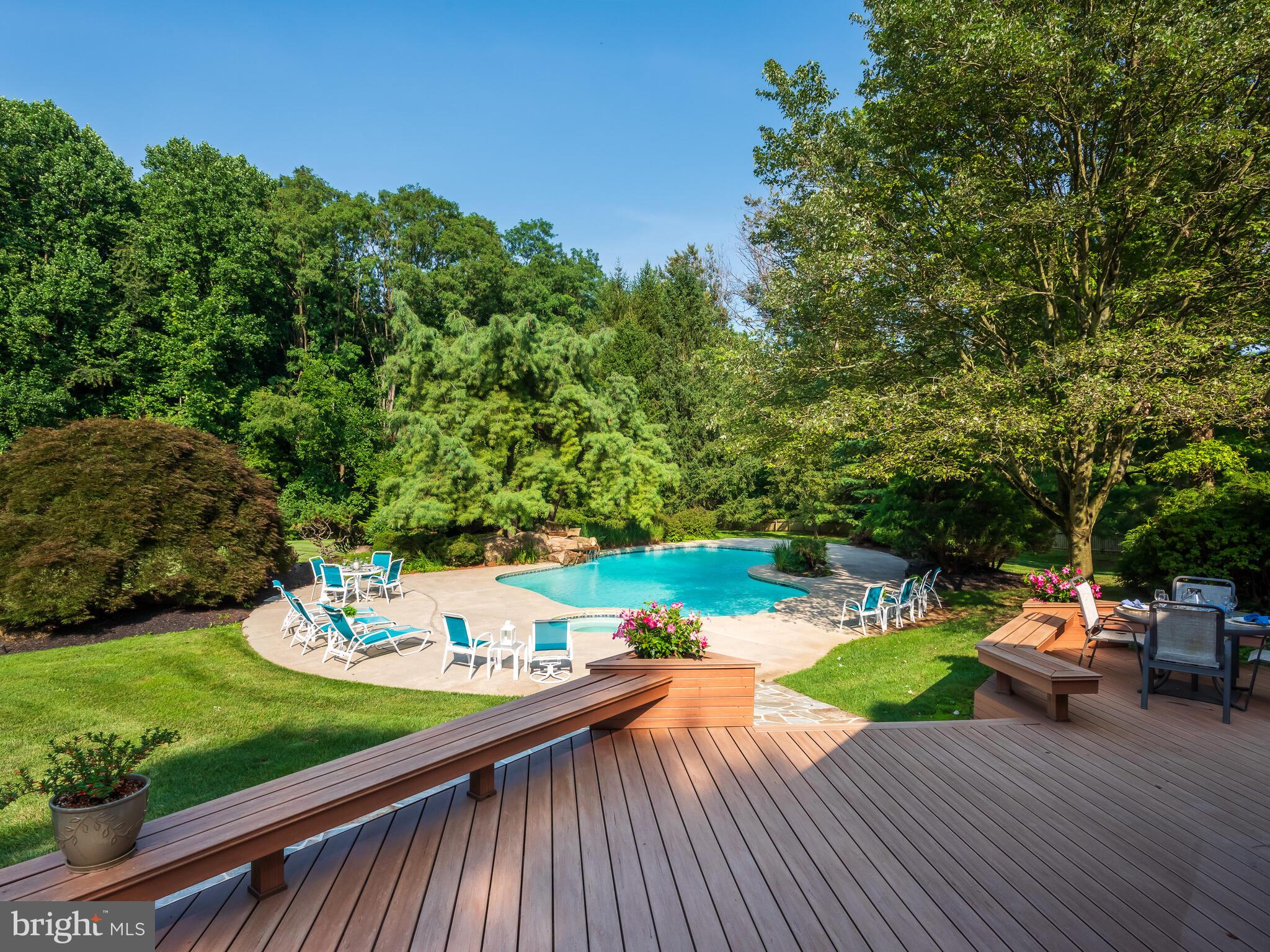 SHADOW OAK - Residential