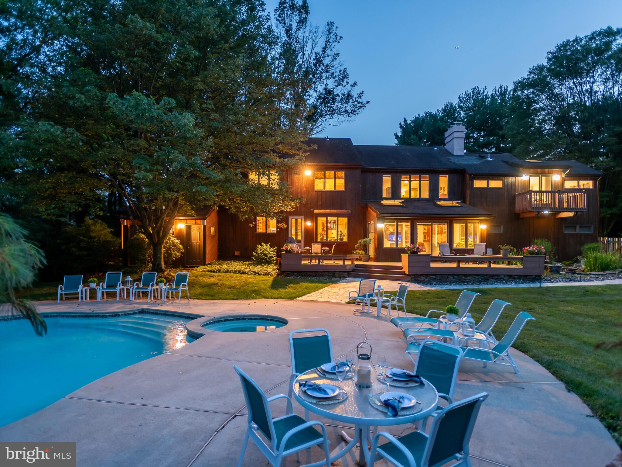 SHADOW OAK - Residential