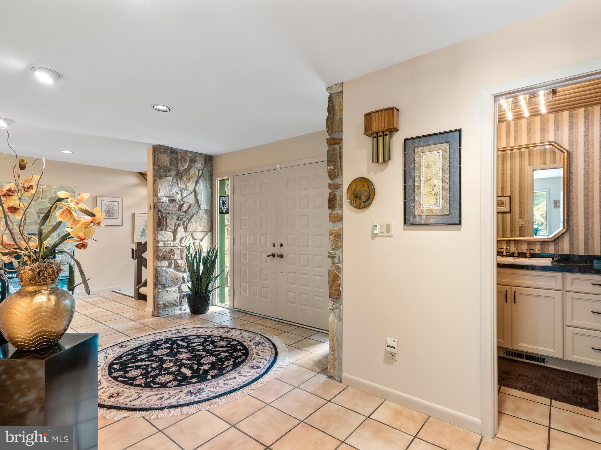 SHADOW OAK - Residential