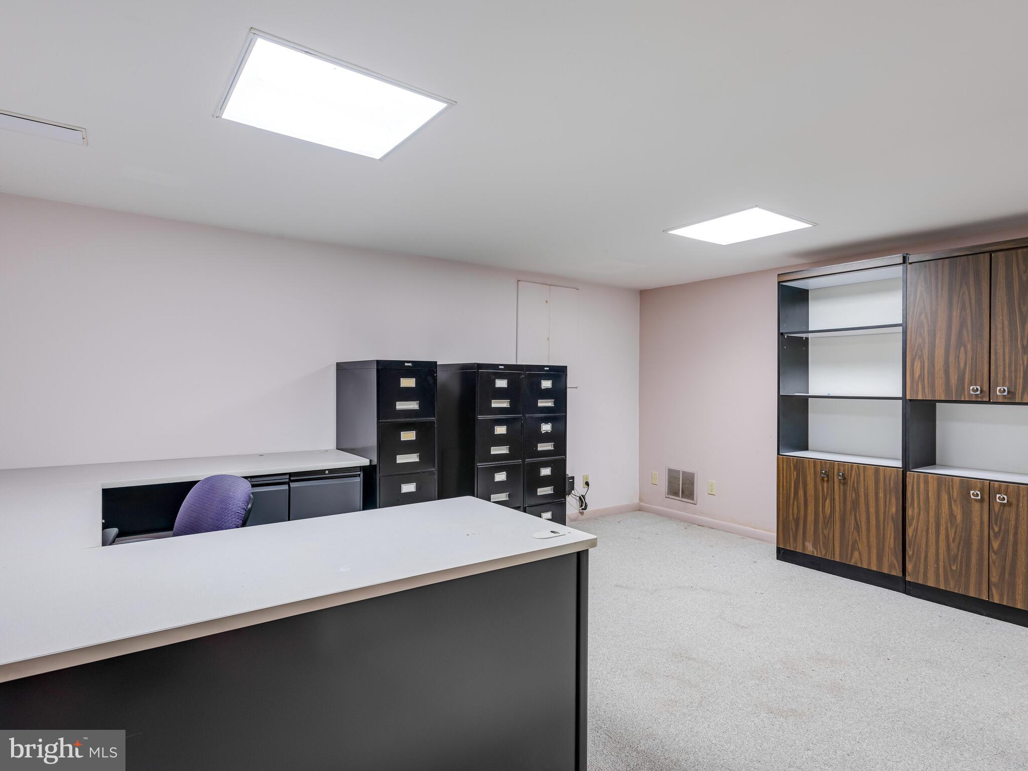 SHADOW OAK - Residential