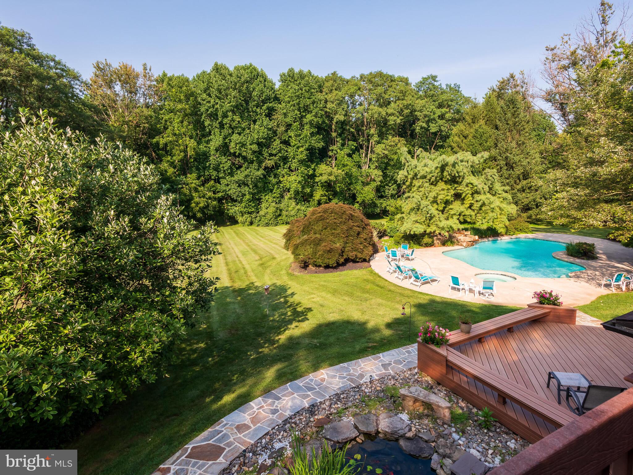 SHADOW OAK - Residential