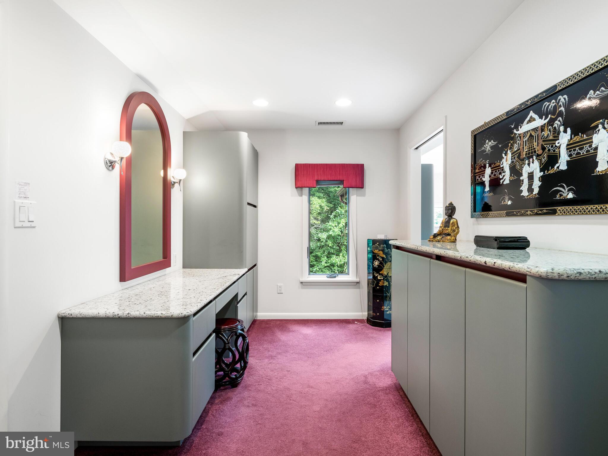 SHADOW OAK - Residential