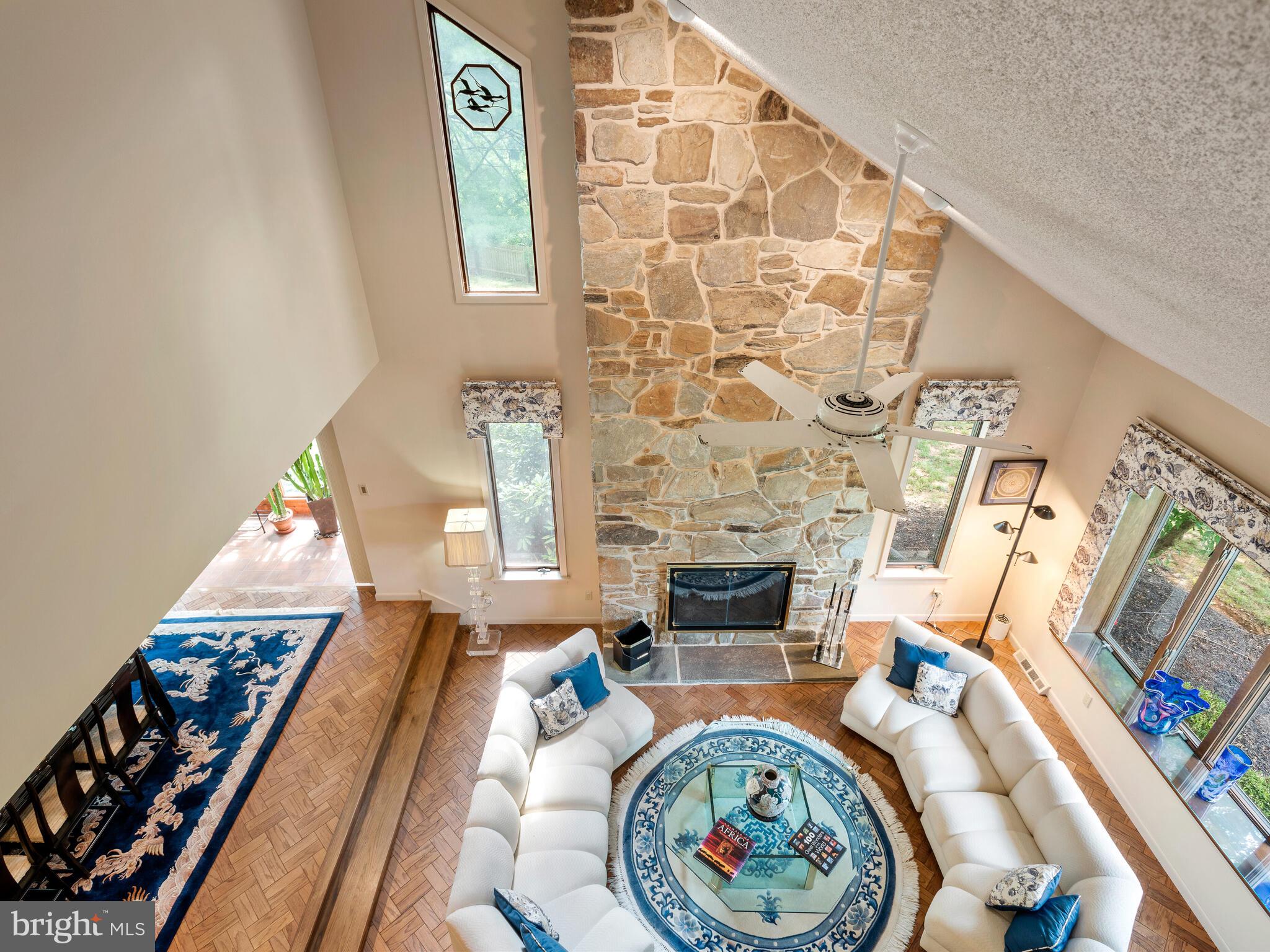 SHADOW OAK - Residential