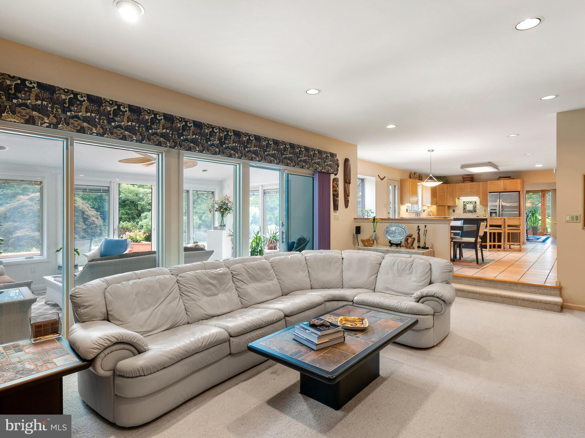 SHADOW OAK - Residential