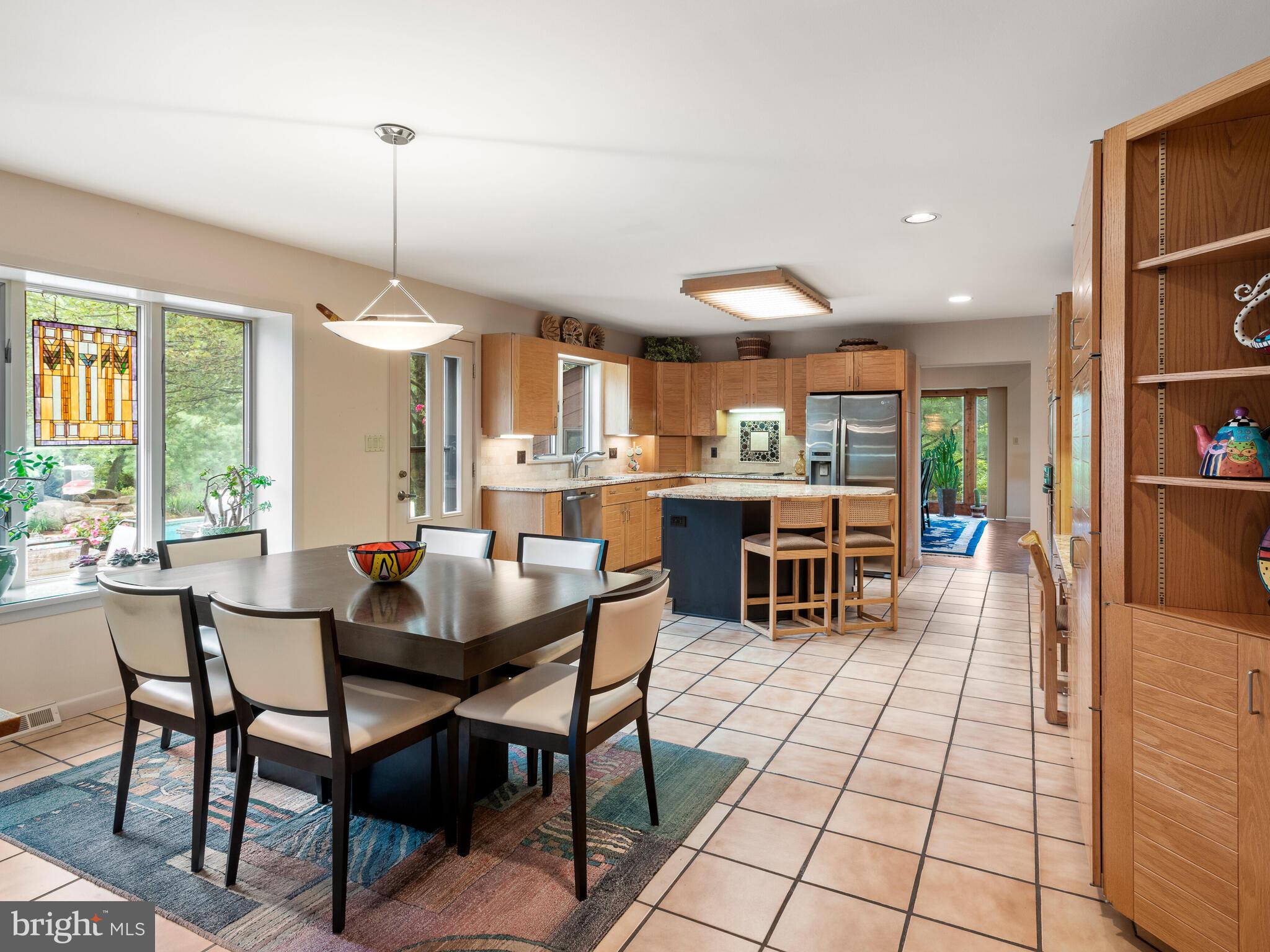 SHADOW OAK - Residential