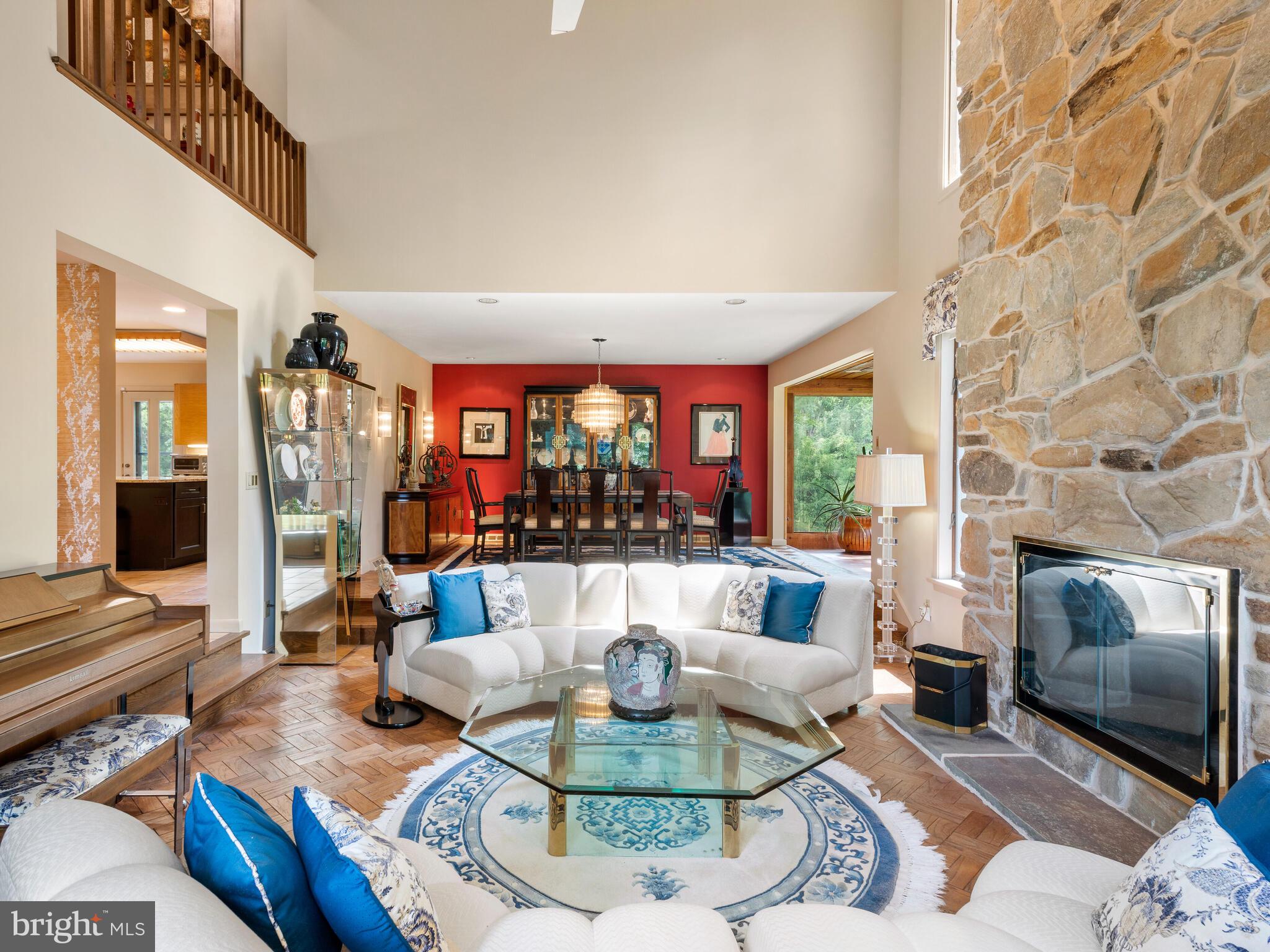 SHADOW OAK - Residential