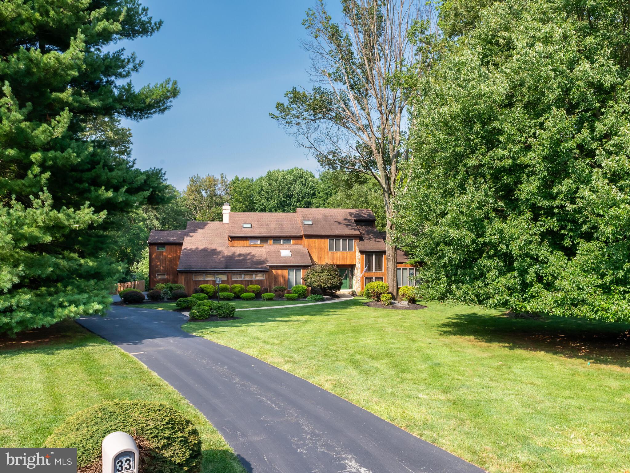 SHADOW OAK - Residential