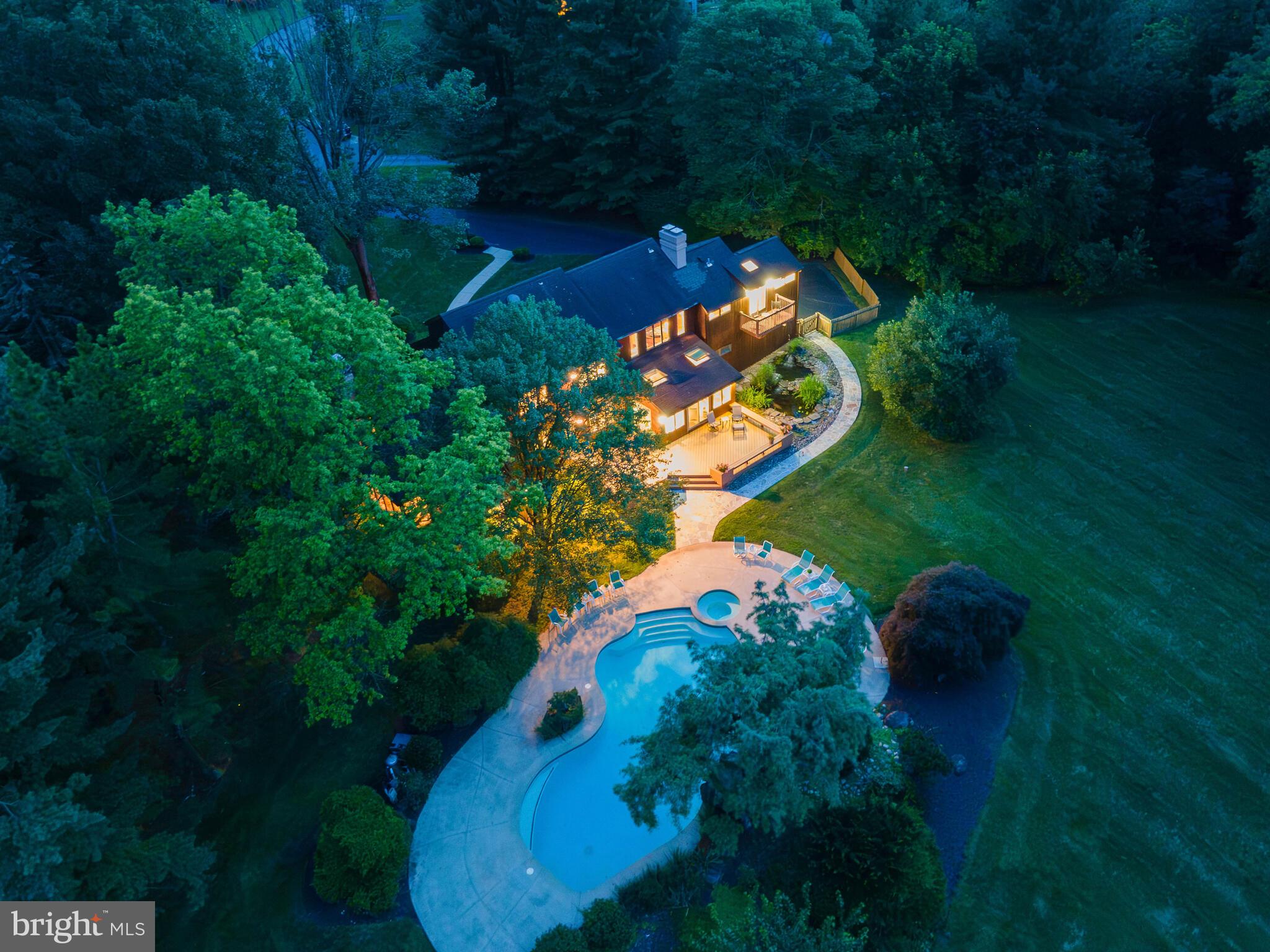 SHADOW OAK - Residential