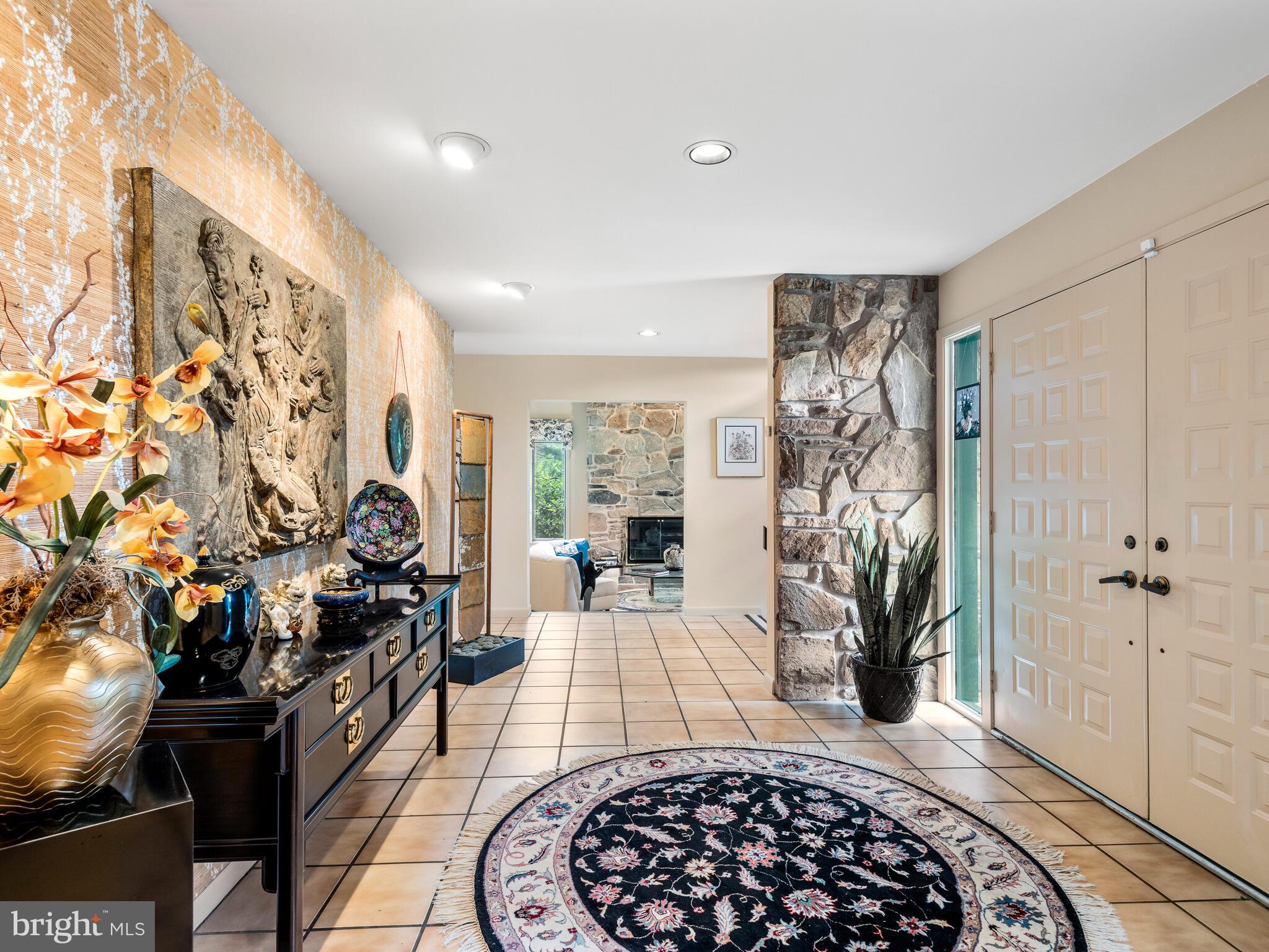 SHADOW OAK - Residential