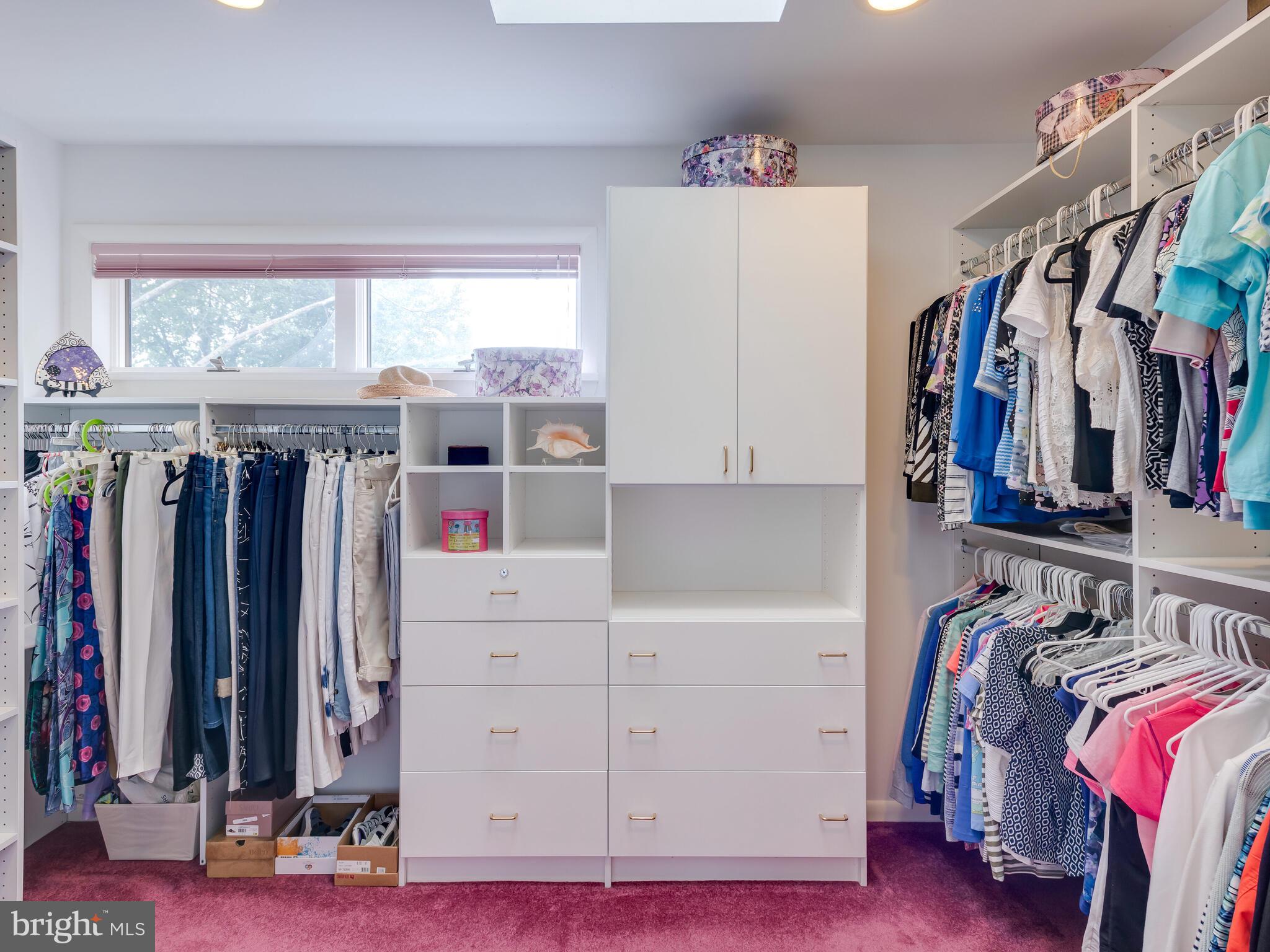 SHADOW OAK - Residential