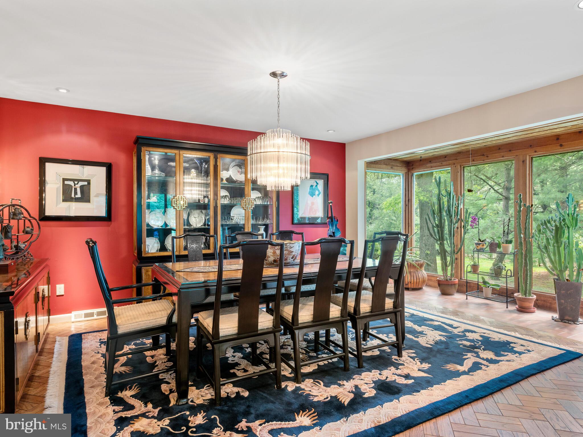 SHADOW OAK - Residential