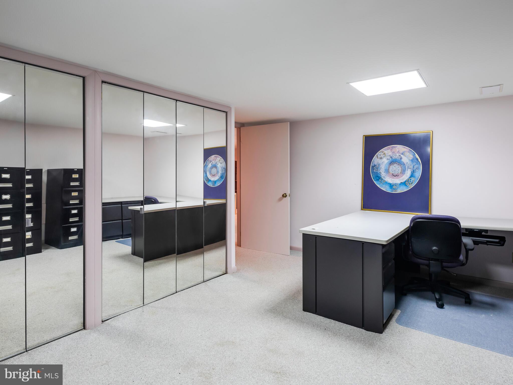 SHADOW OAK - Residential