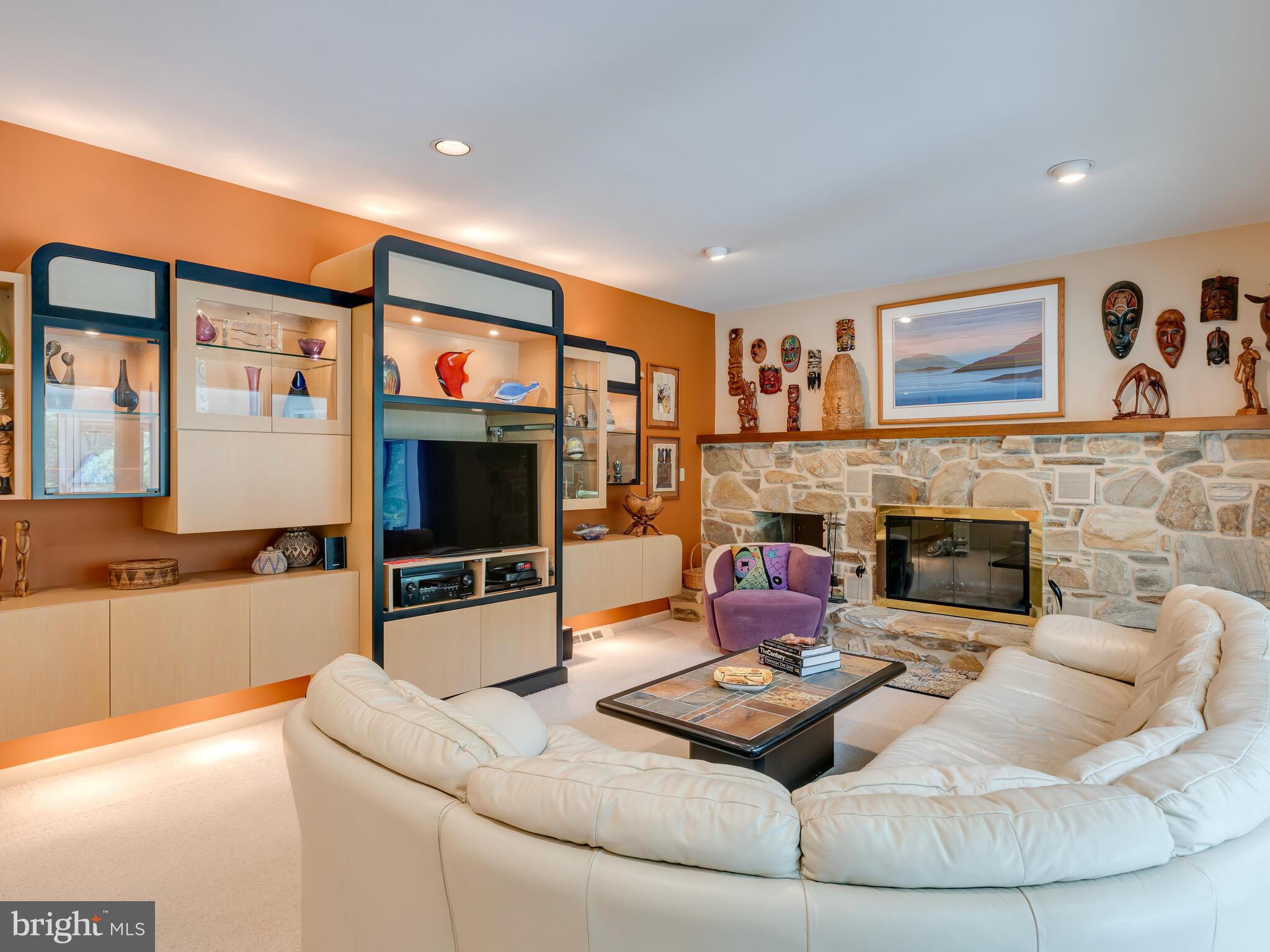 SHADOW OAK - Residential