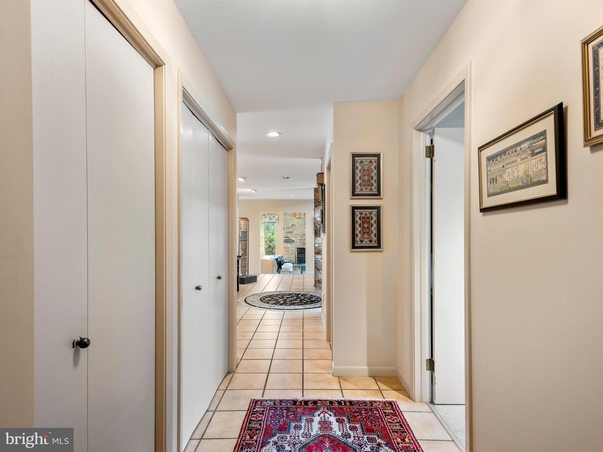 SHADOW OAK - Residential