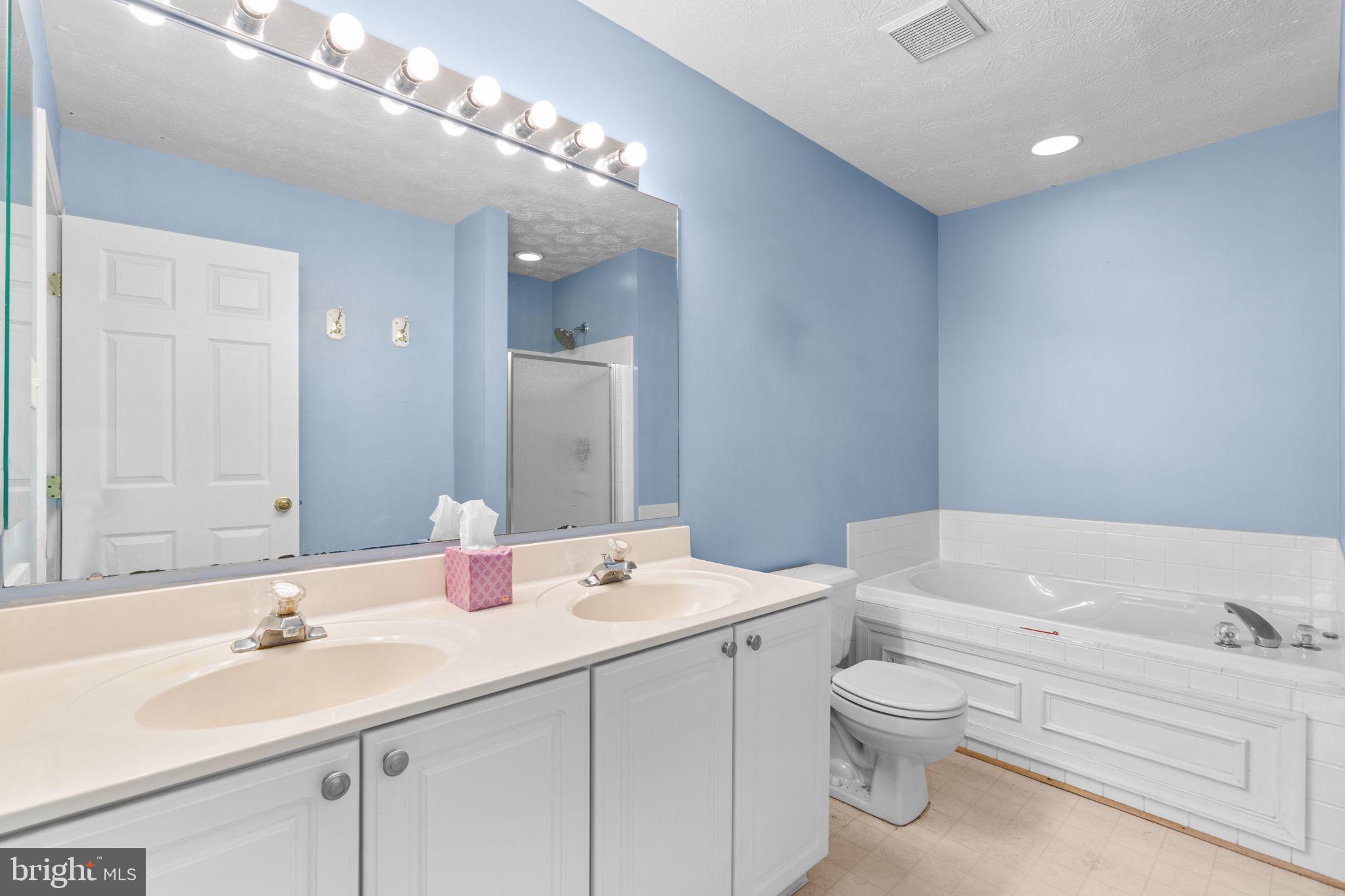 THE GREENS AT FAIRWAY HILLS - Residential