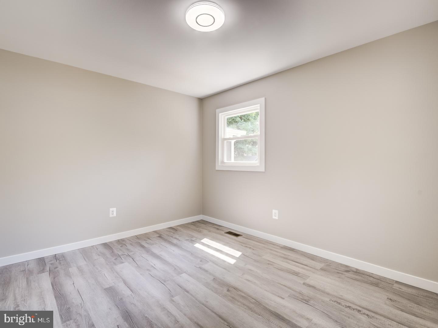 COLUMBIA PARK - Residential