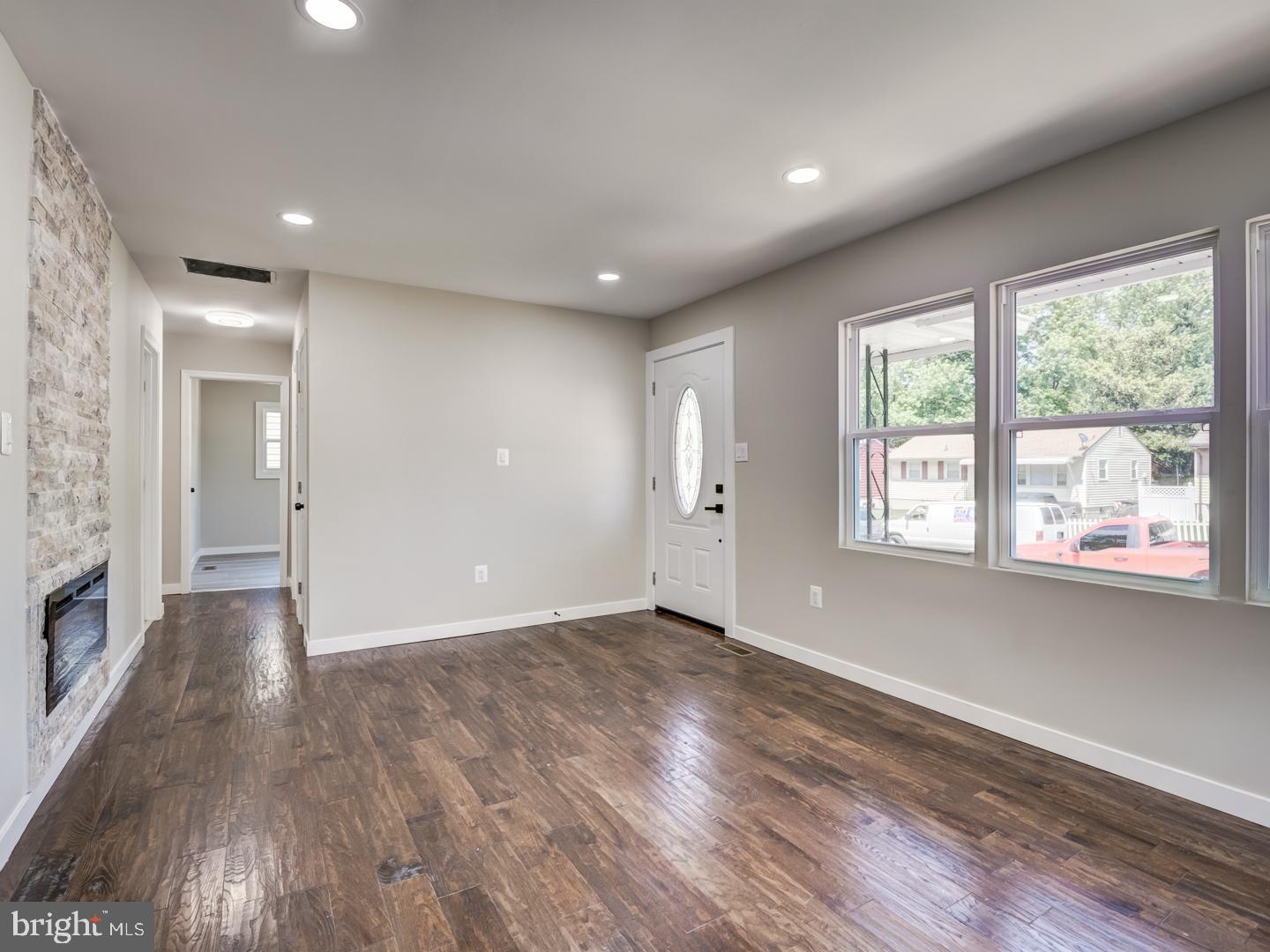 COLUMBIA PARK - Residential