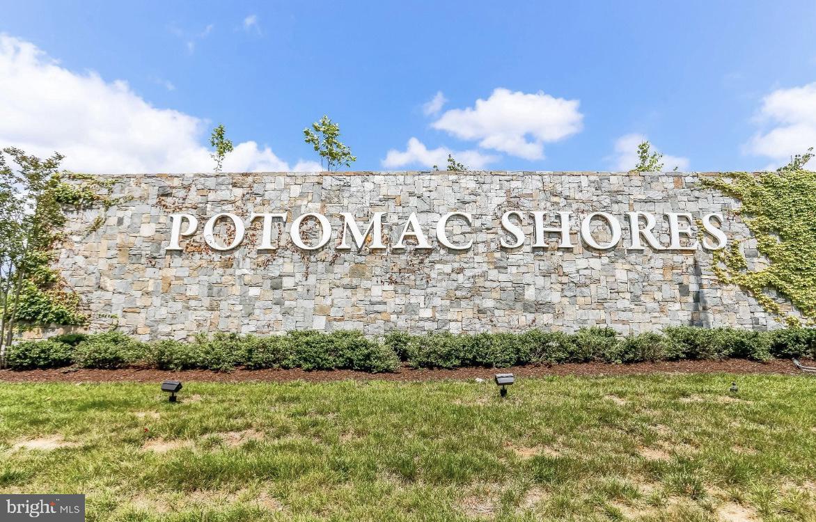 POTOMAC SHORES - Residential Lease