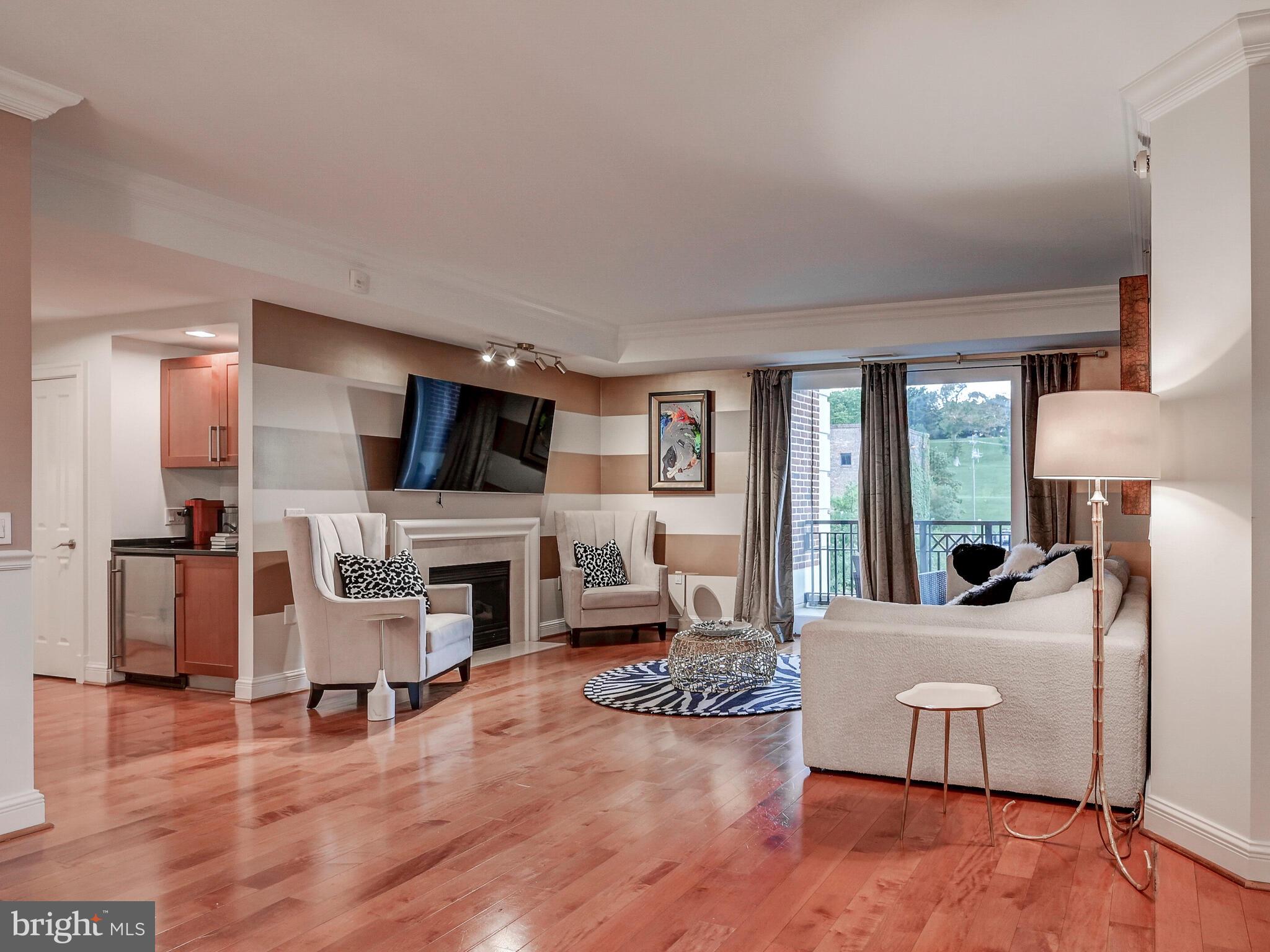 THE RITZ-CARLTON RESIDENCES - Residential Lease