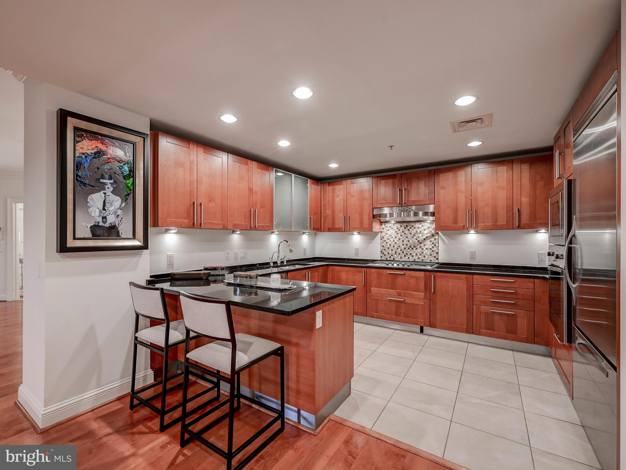 THE RITZ-CARLTON RESIDENCES - Residential Lease