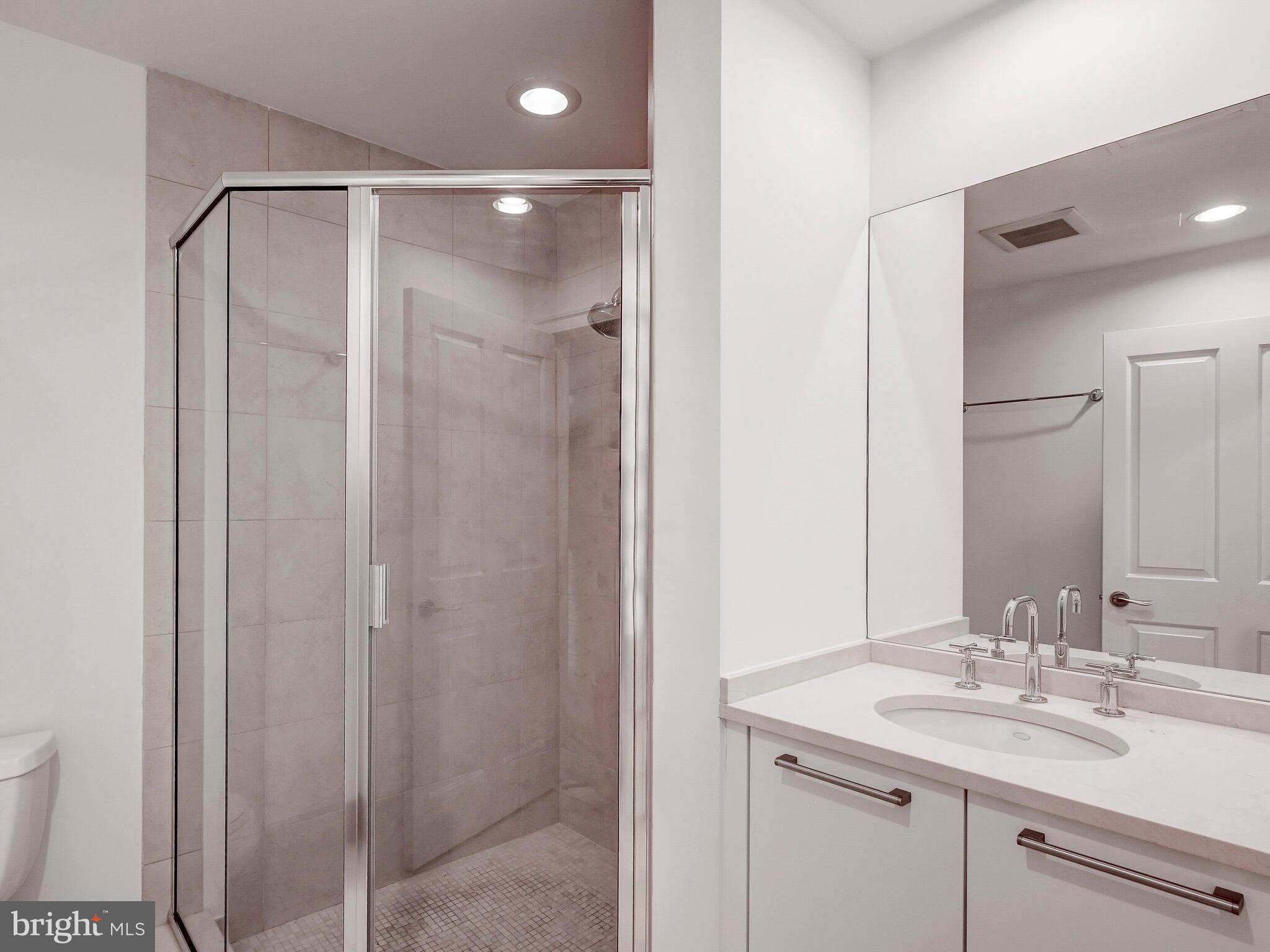 THE RITZ-CARLTON RESIDENCES - Residential Lease