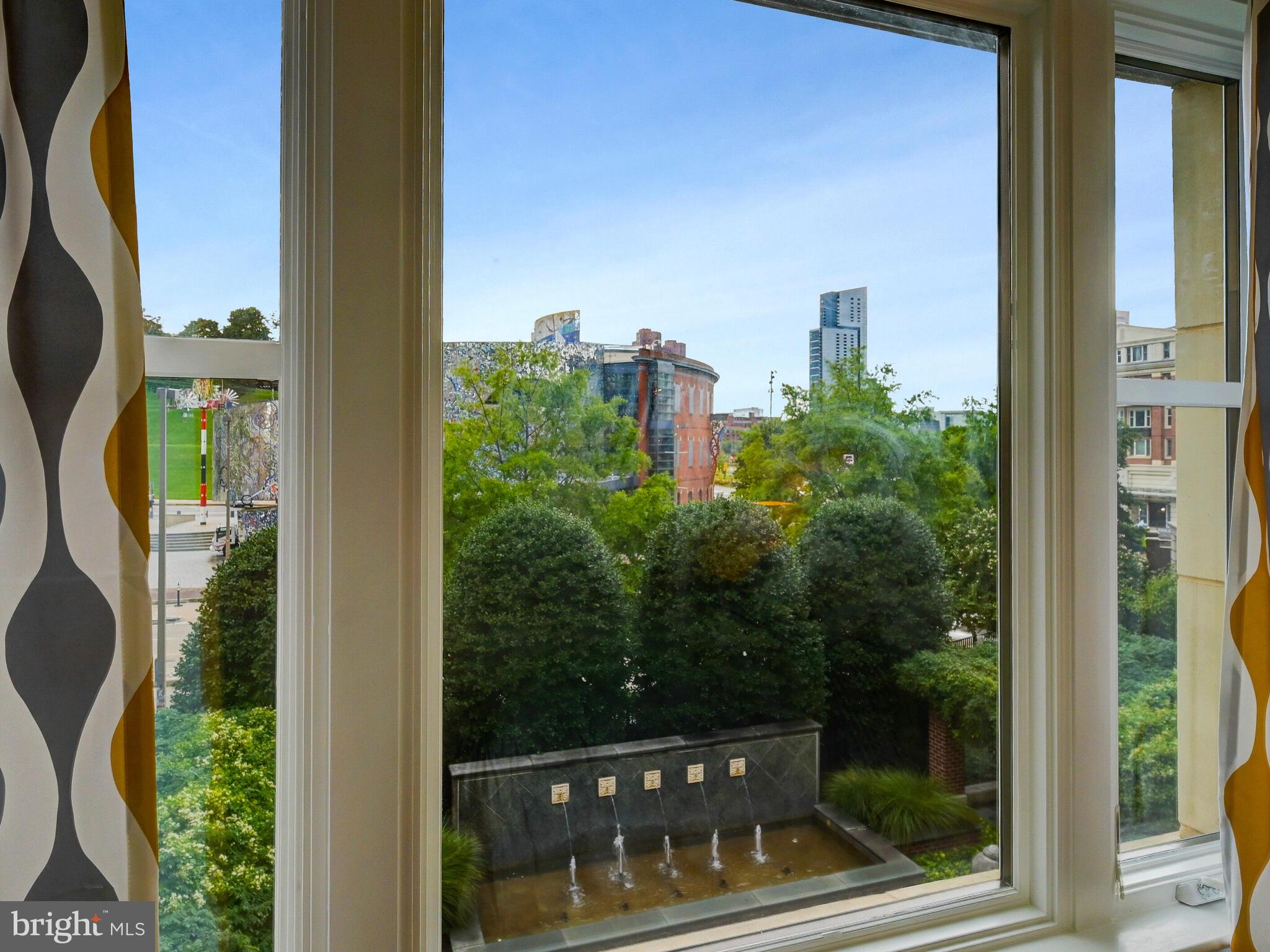 THE RITZ-CARLTON RESIDENCES - Residential Lease