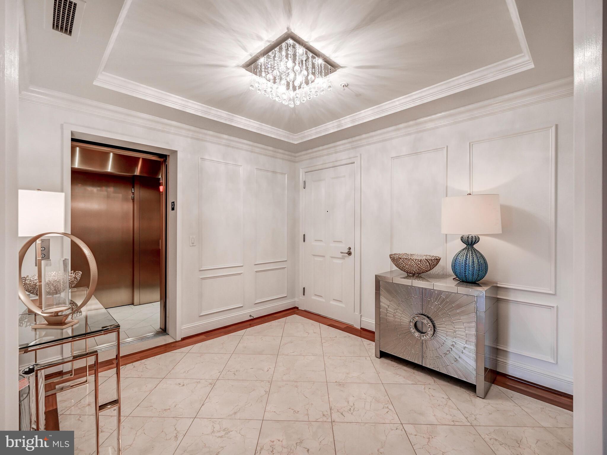 THE RITZ-CARLTON RESIDENCES - Residential Lease