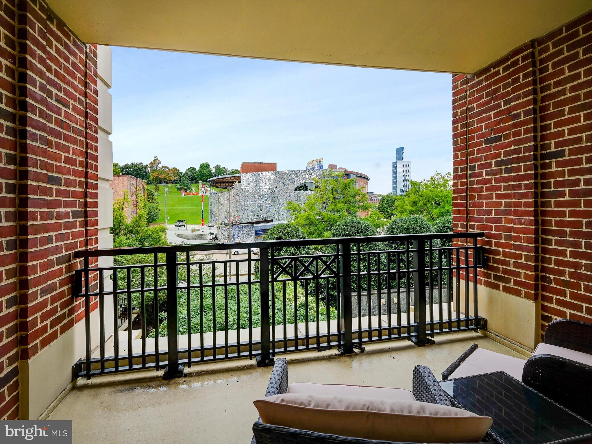 THE RITZ-CARLTON RESIDENCES - Residential Lease