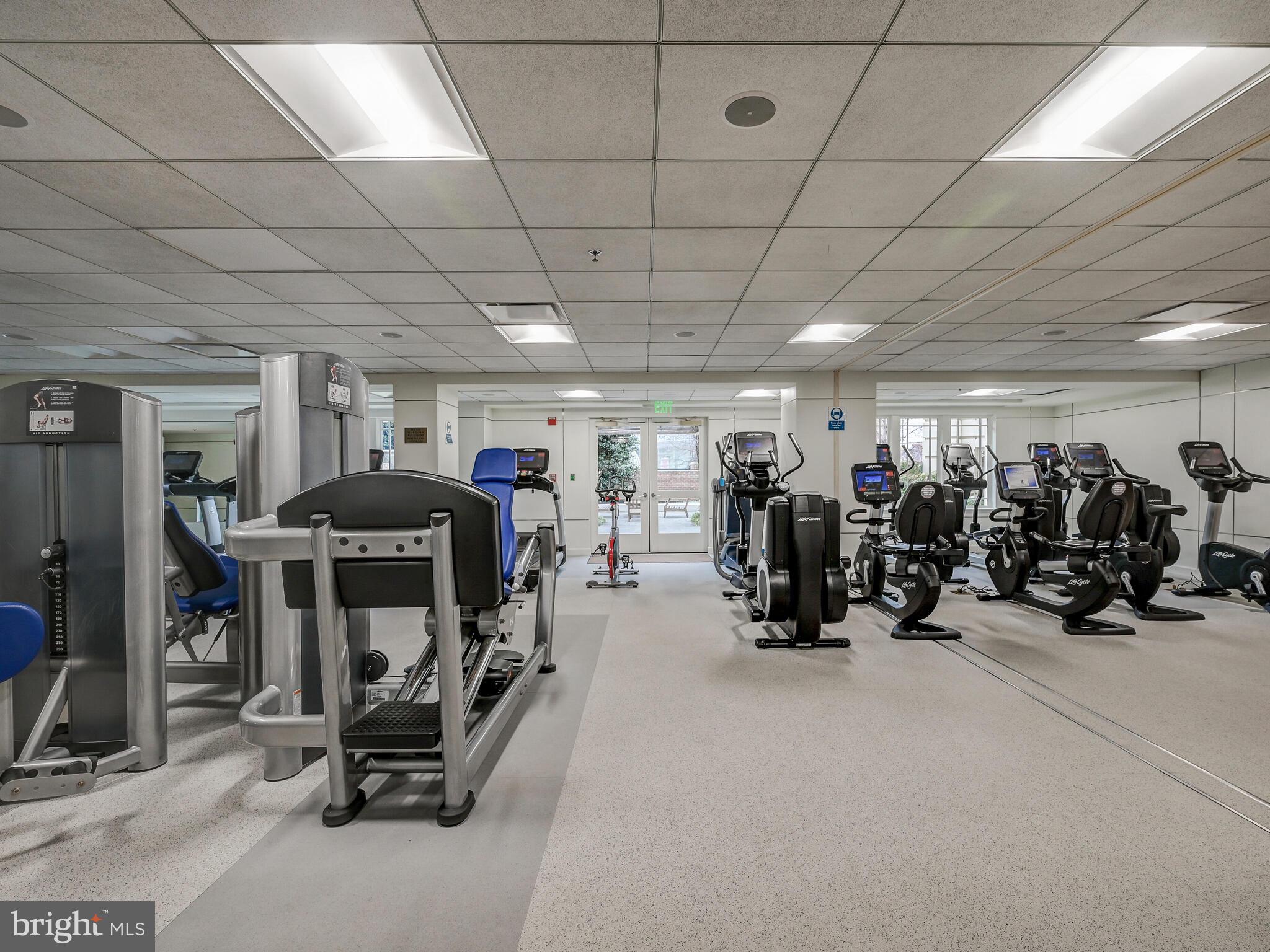 THE RITZ-CARLTON RESIDENCES - Residential Lease