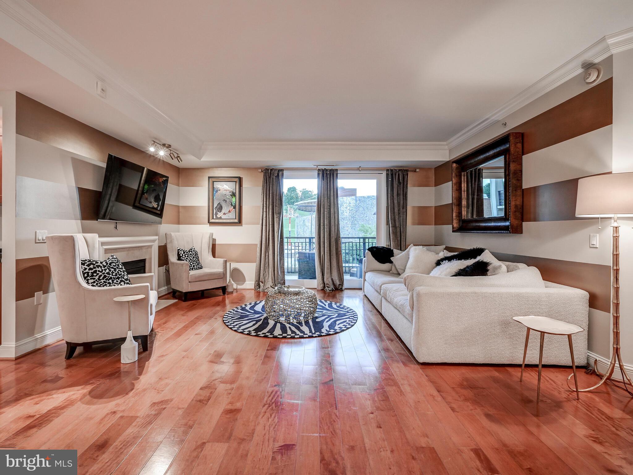 THE RITZ-CARLTON RESIDENCES - Residential Lease