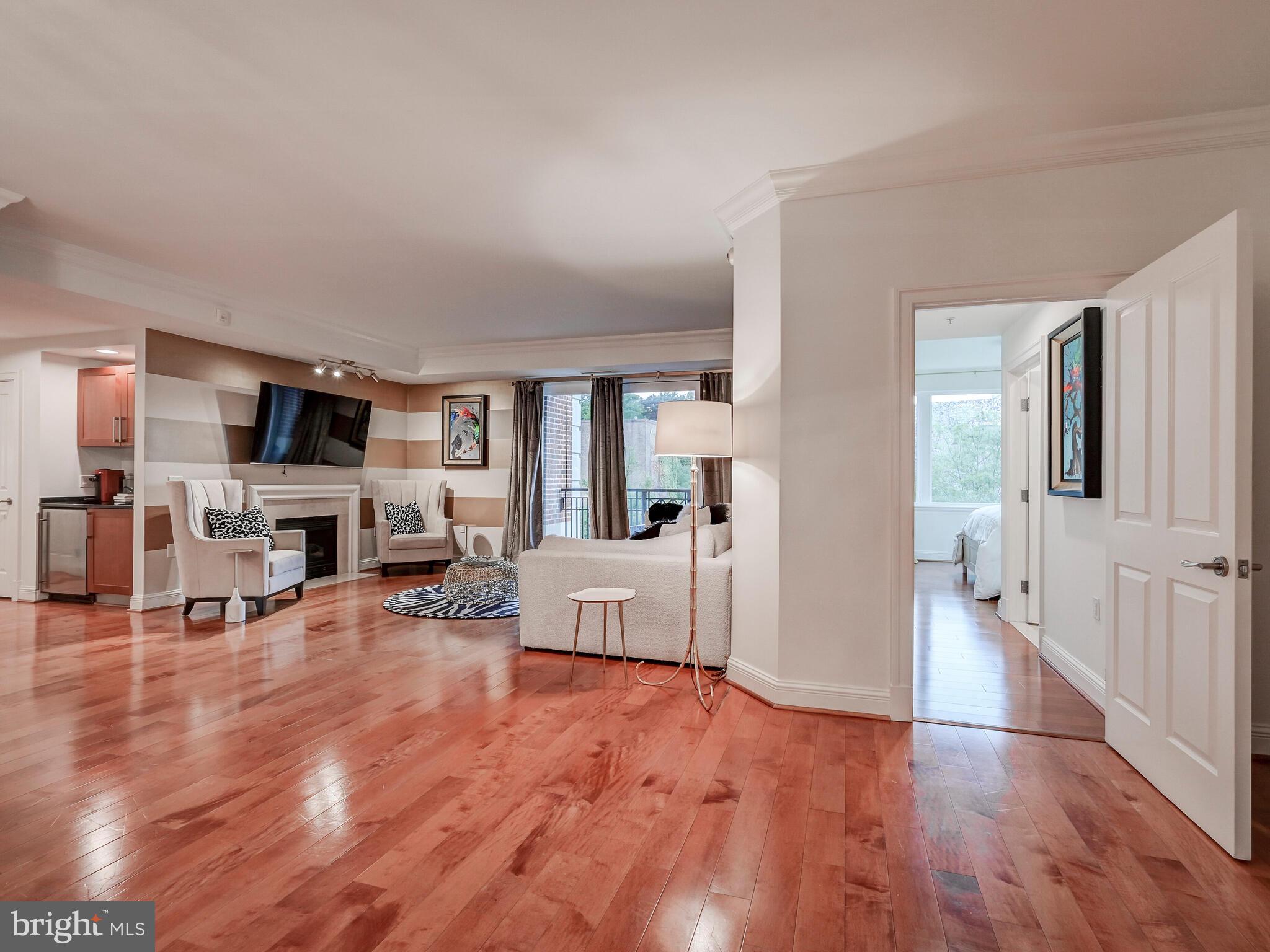 THE RITZ-CARLTON RESIDENCES - Residential Lease