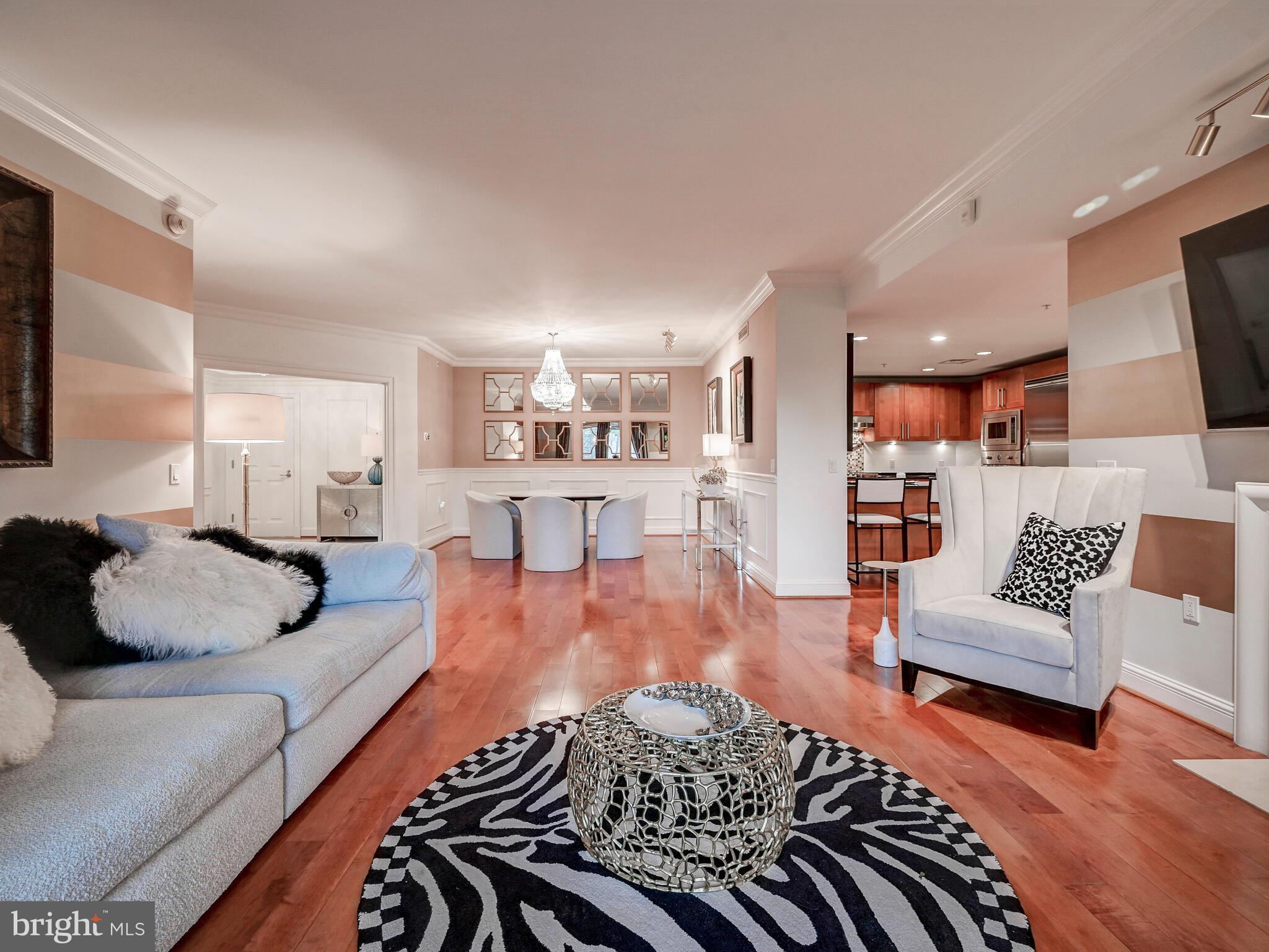 THE RITZ-CARLTON RESIDENCES - Residential Lease