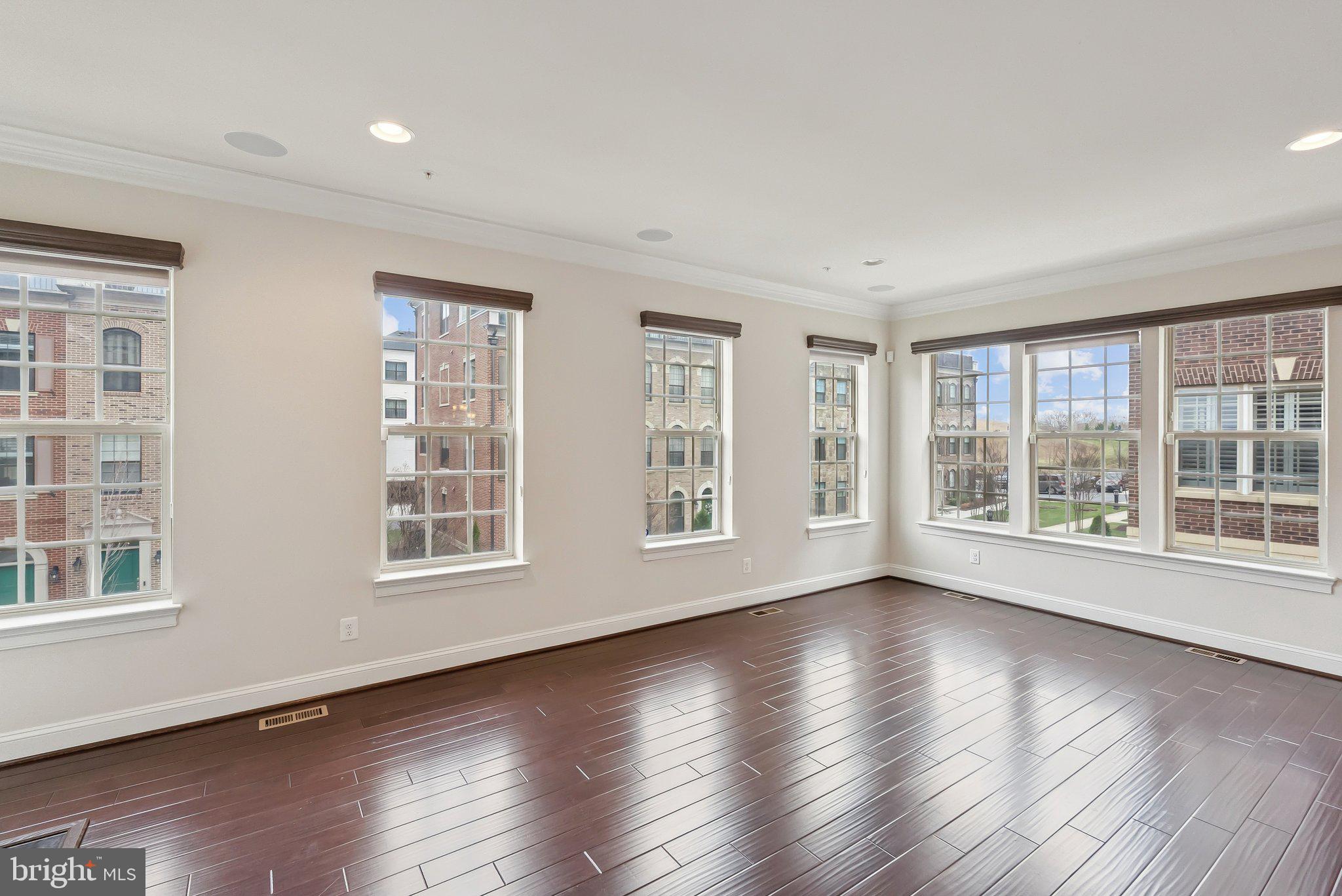 POTOMAC OVERLOOK CONDO - Residential