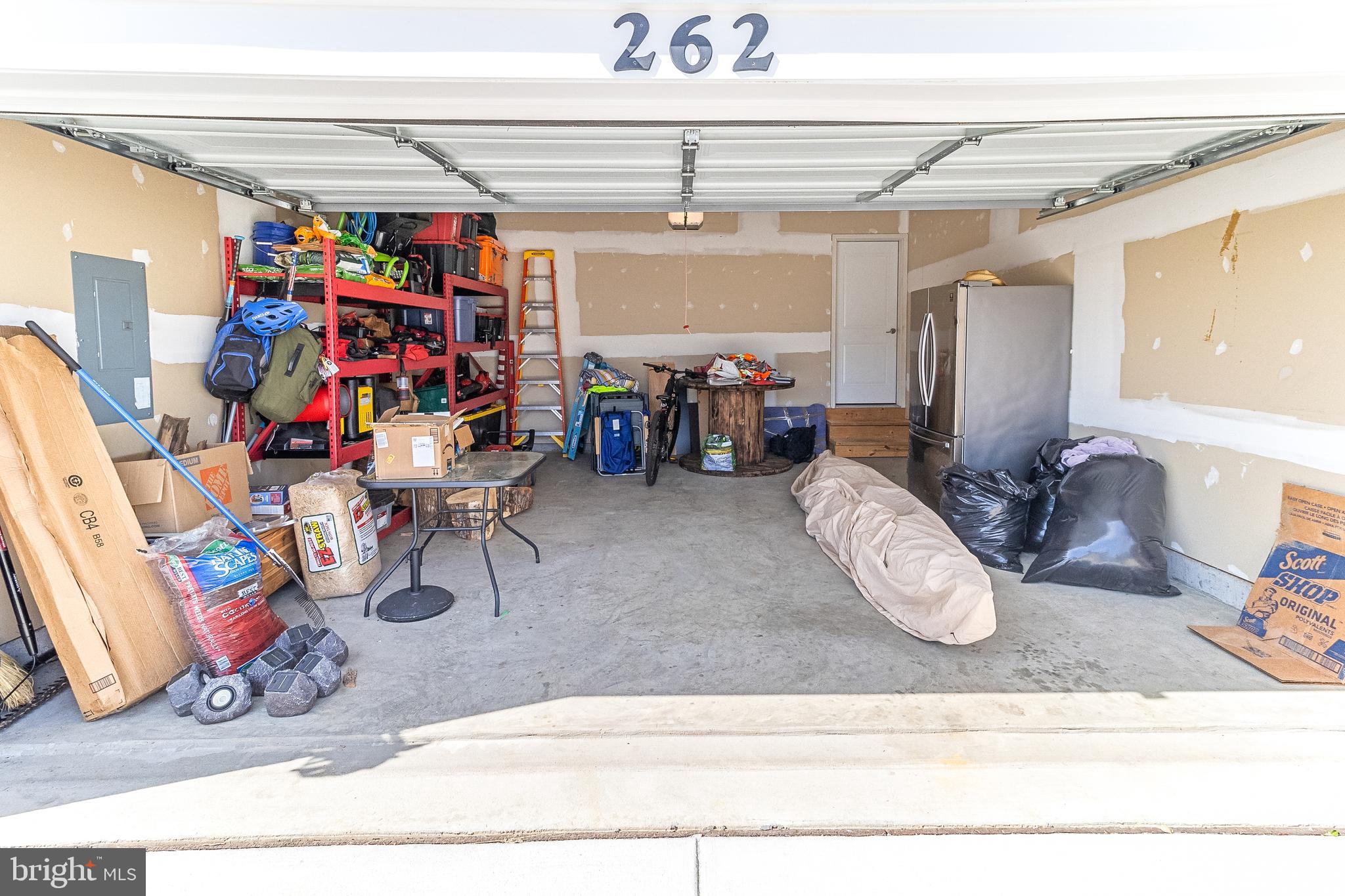 RED HILL - Residential