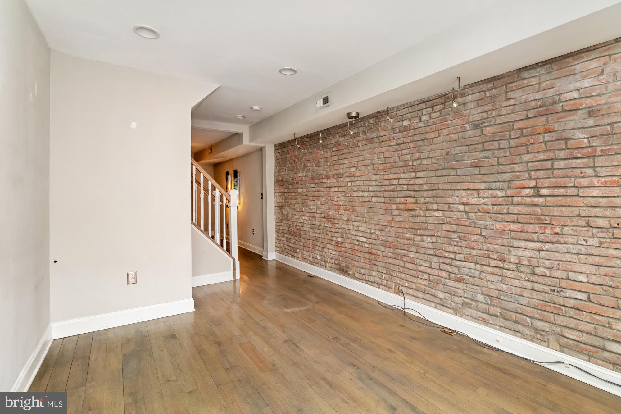 FEDERAL HILL HISTORIC DISTRICT - Residential Lease