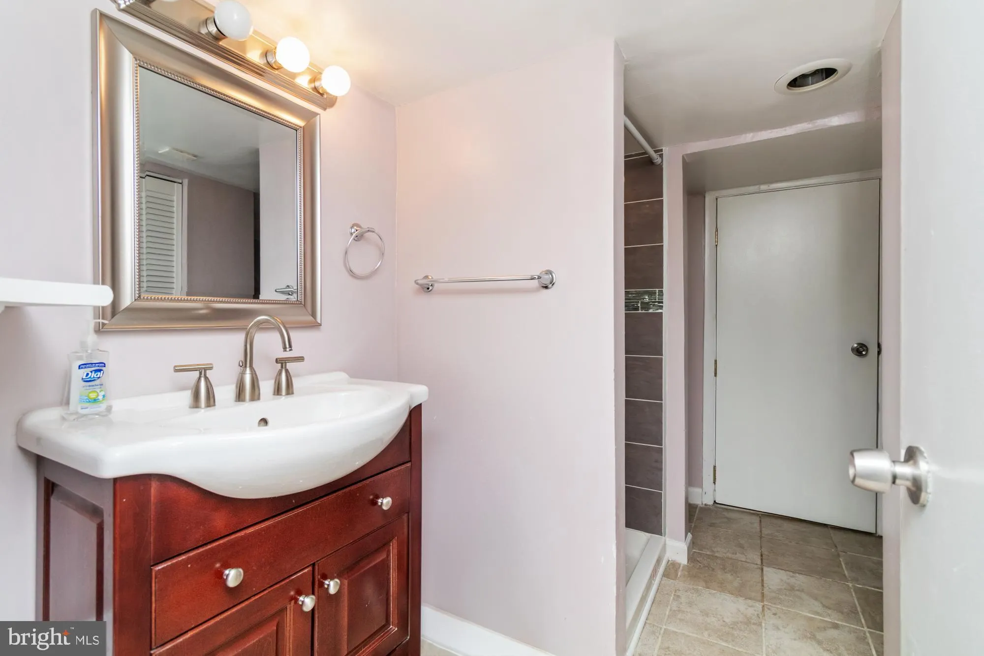 Baltimore, Maryland 21230, United States, 3 Bedrooms Bedrooms, ,4 BathroomsBathrooms,Residential,Active,88973