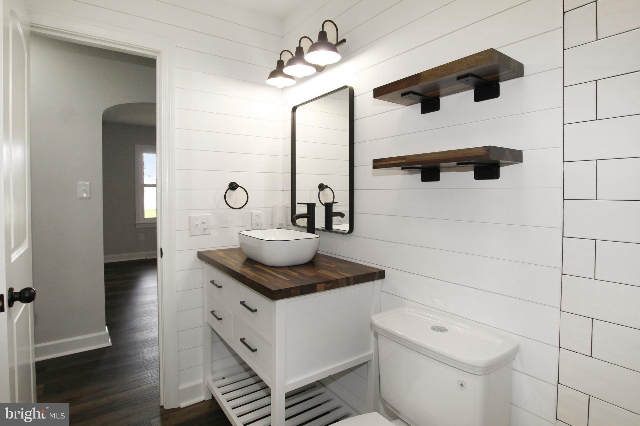 MOSS HILL ACRES - Residential