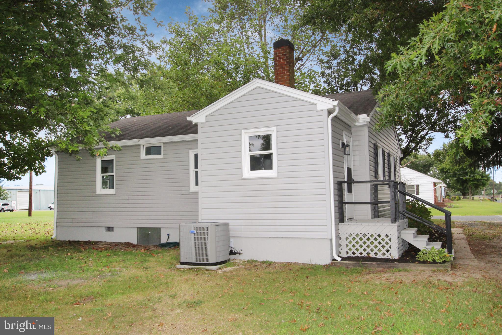 MOSS HILL ACRES - Residential