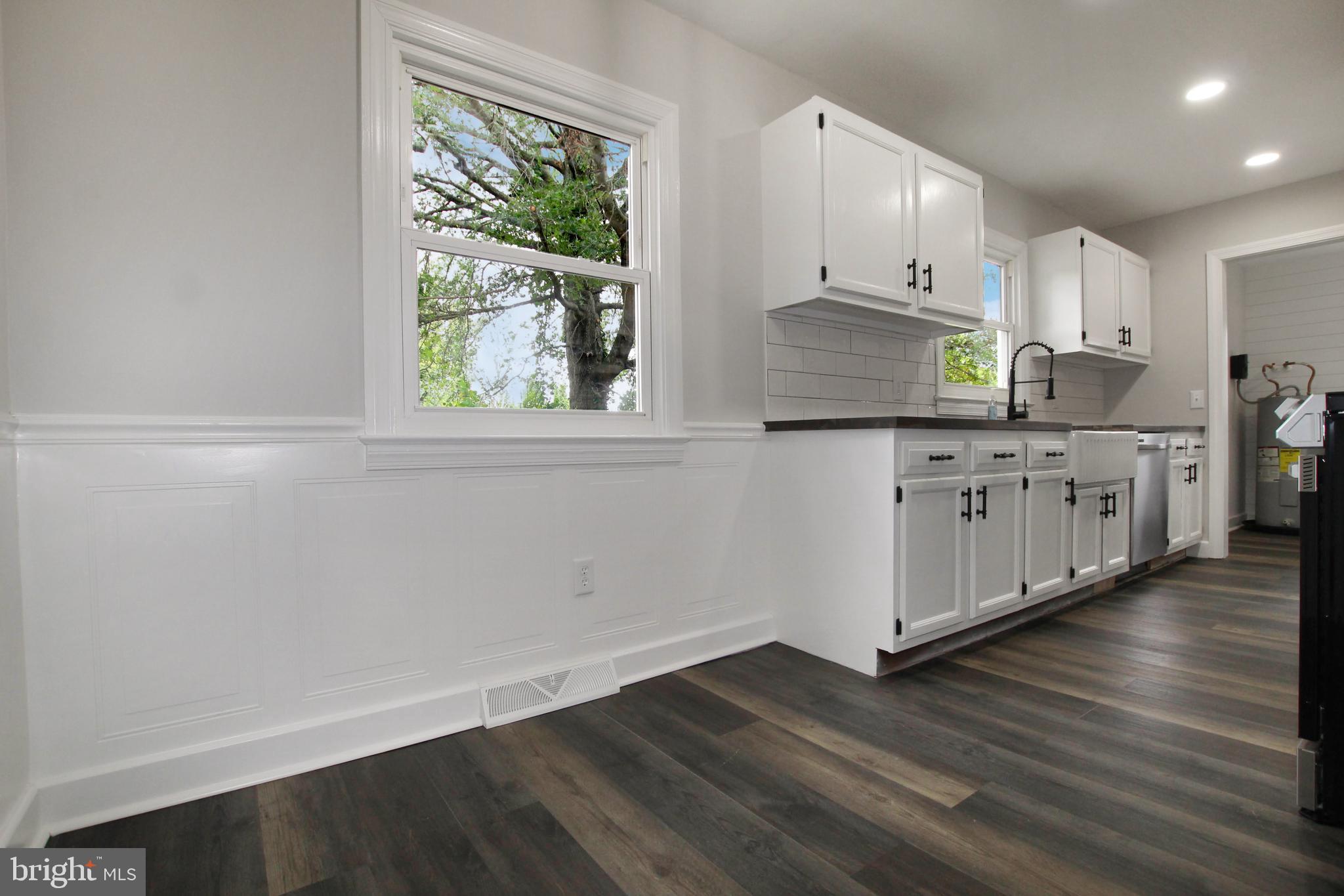 MOSS HILL ACRES - Residential