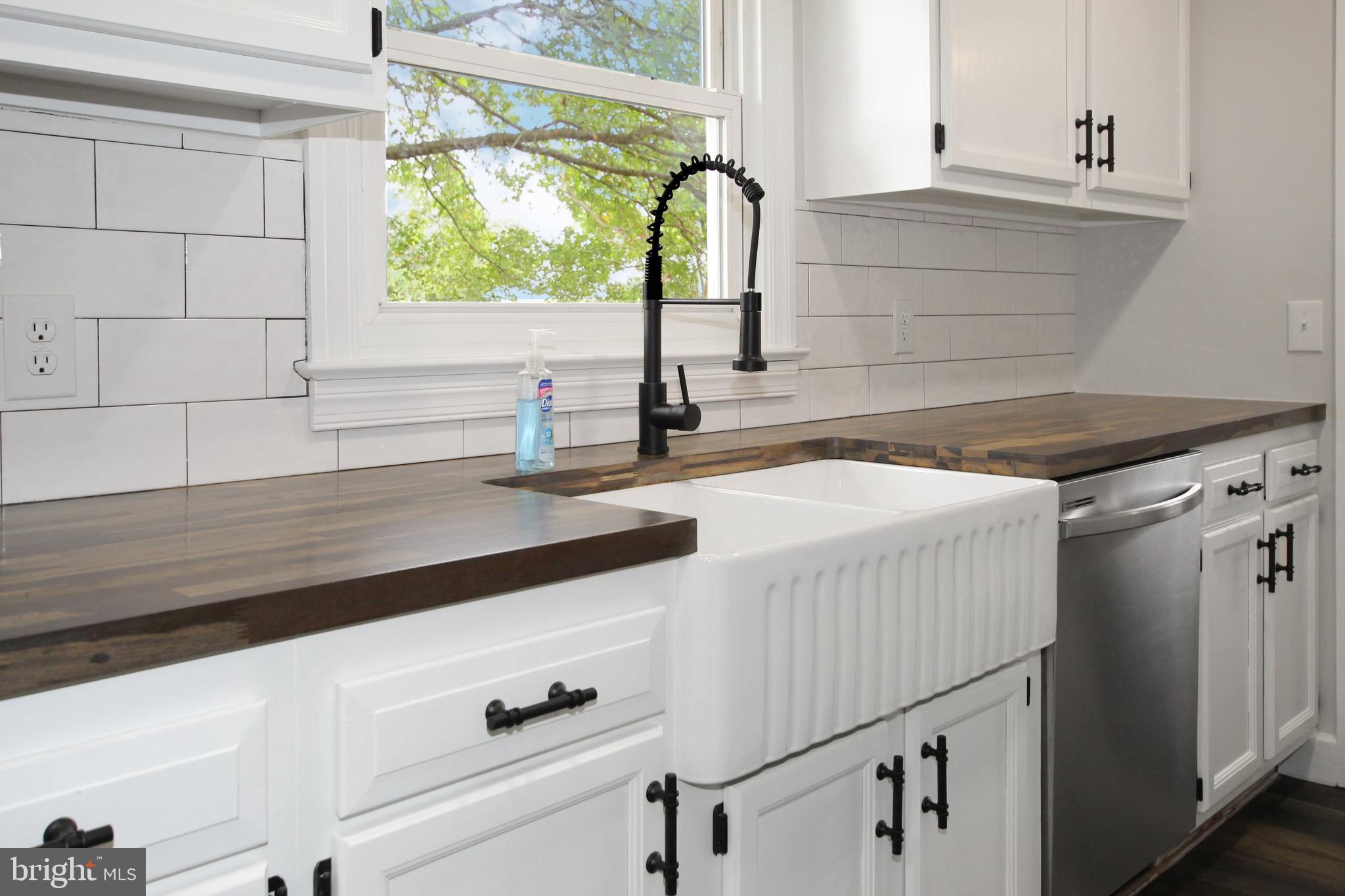 MOSS HILL ACRES - Residential