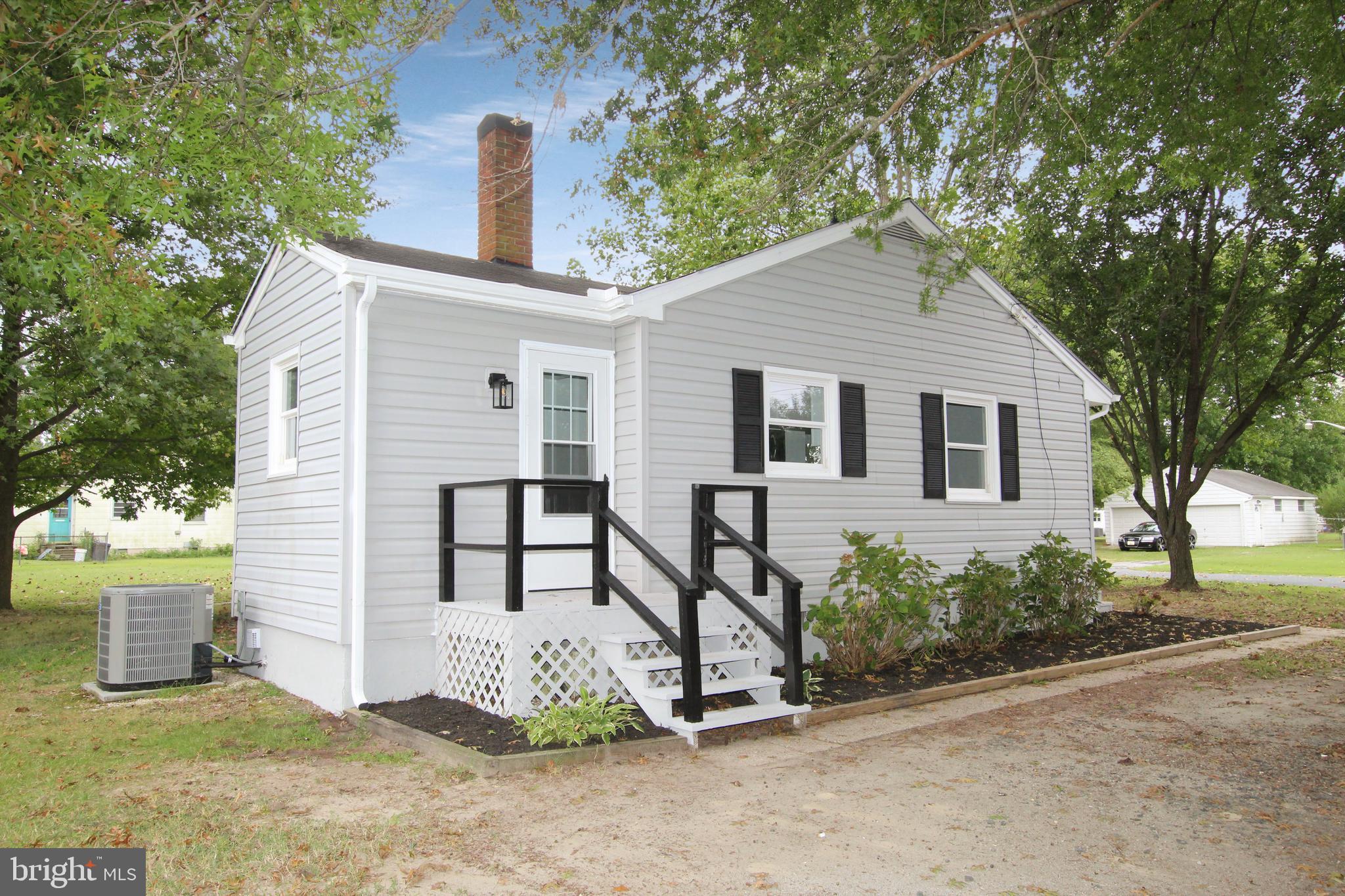 MOSS HILL ACRES - Residential